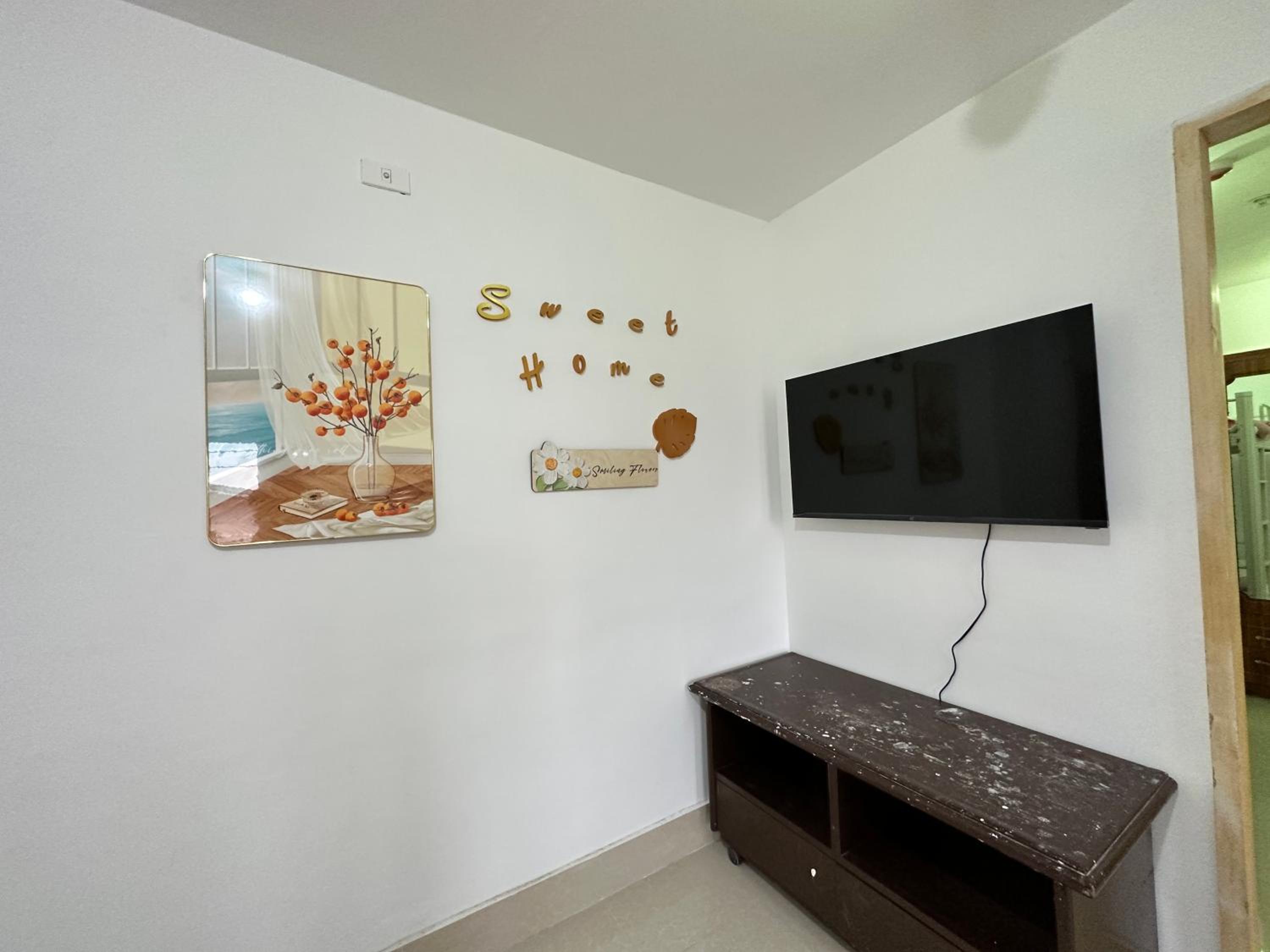 Mabolo 201 Family Room 2bedroom view 4