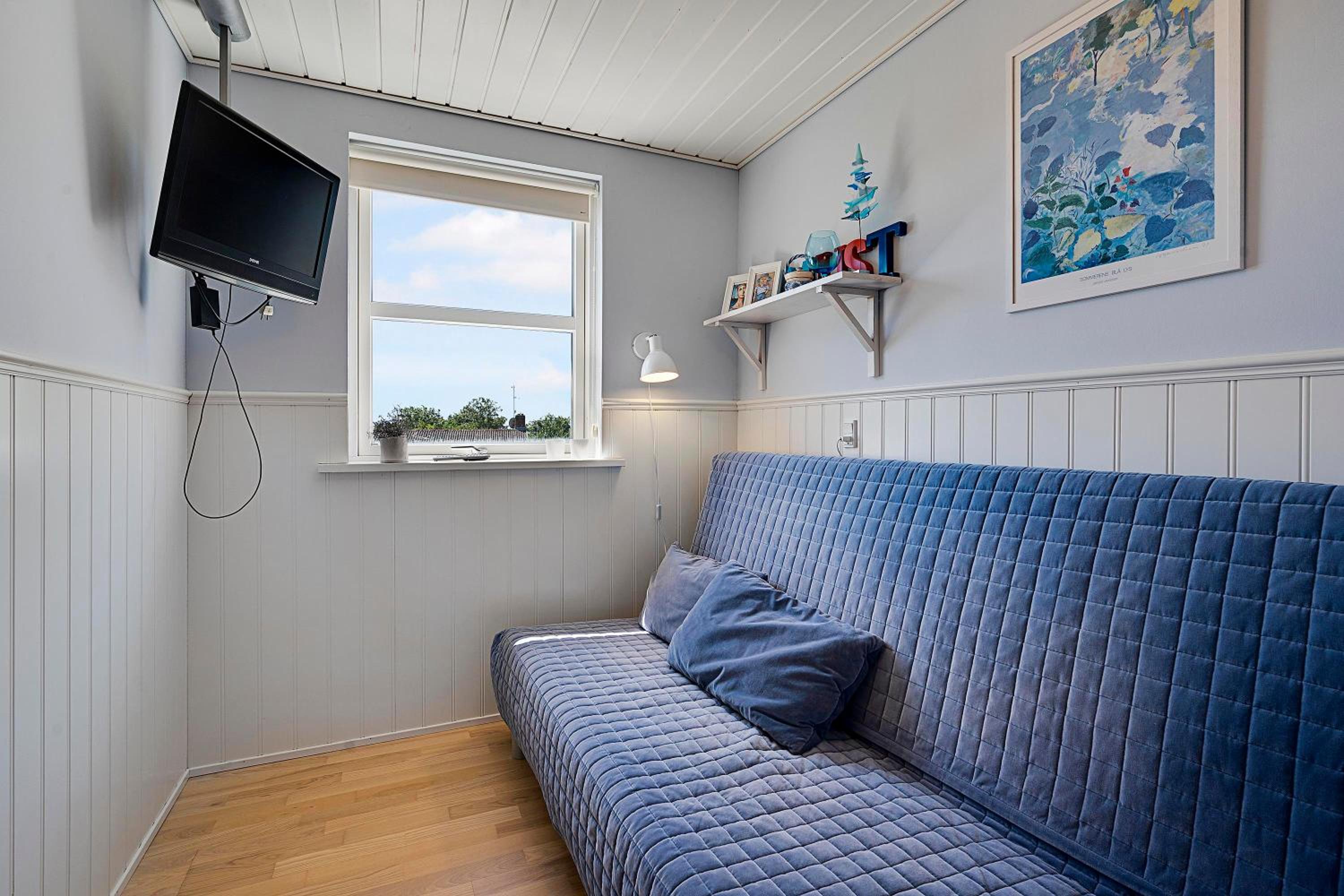 Spacious Holiday Home With Sea Glimpse Walking Distance To Lyngsbæk Beach