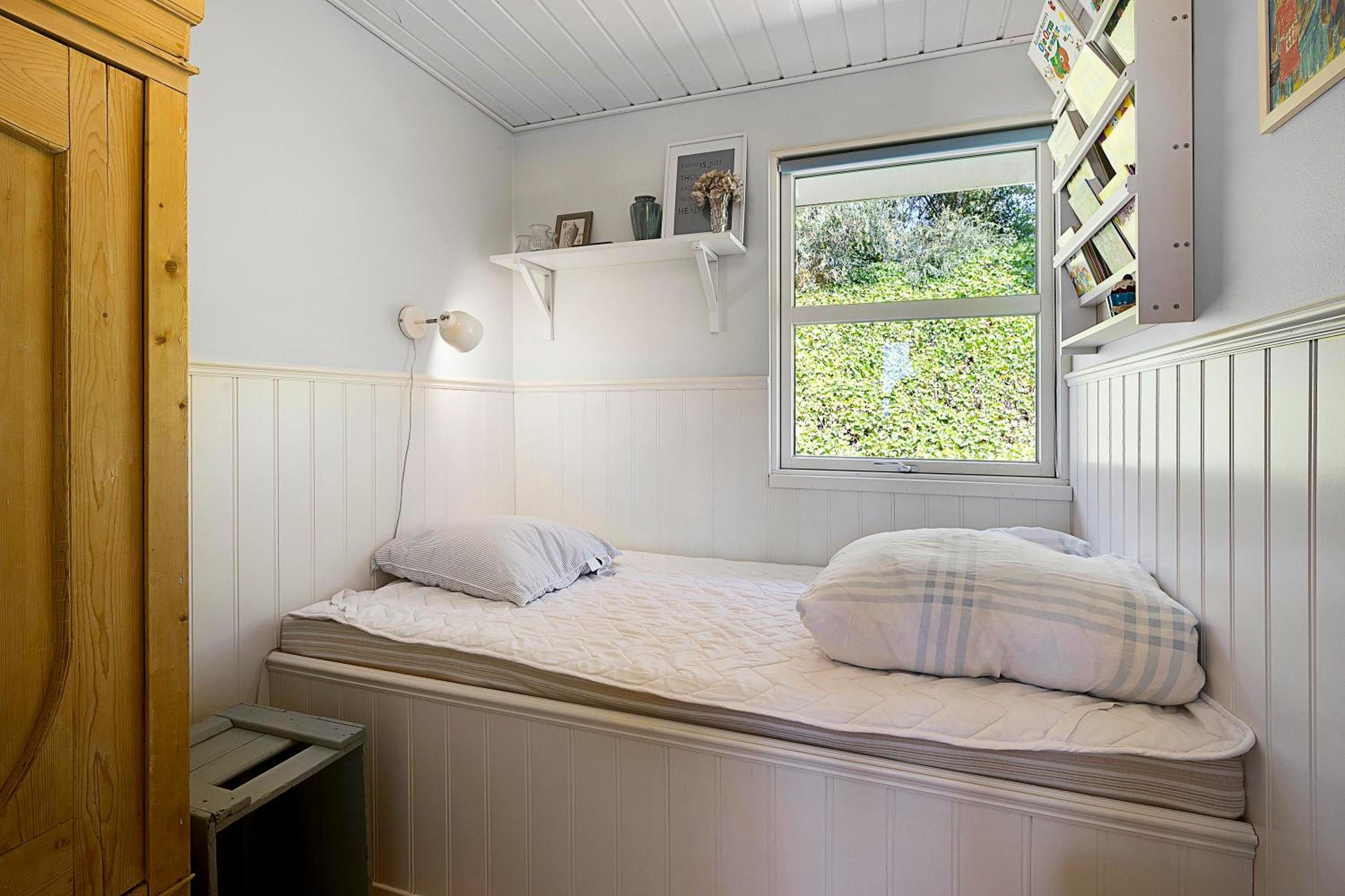 Spacious Holiday Home With Sea Glimpse Walking Distance To Lyngsbæk Beach