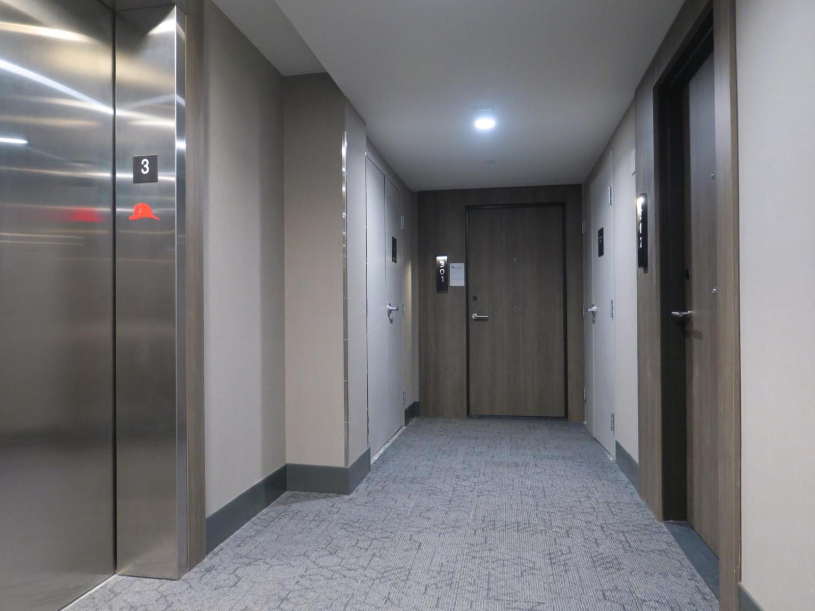 Downtown Center Silverstone Tower I and II Home in Vancouver