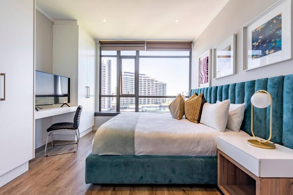 Contemporary unit in the Heart of the Sandton city
