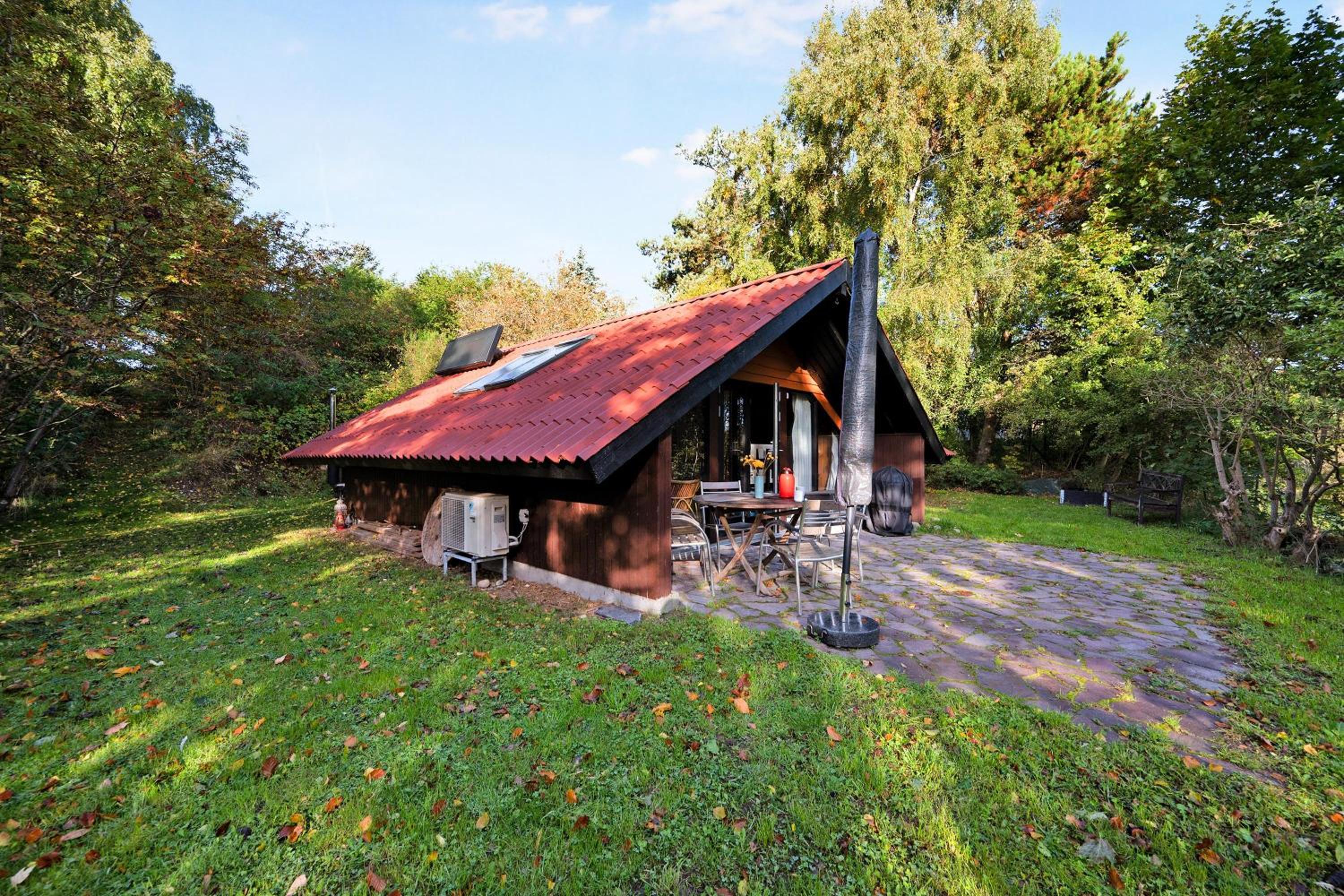 Charming Older Holiday Home With Private Wilderness Hot Tub On Scenic Helgenæs
