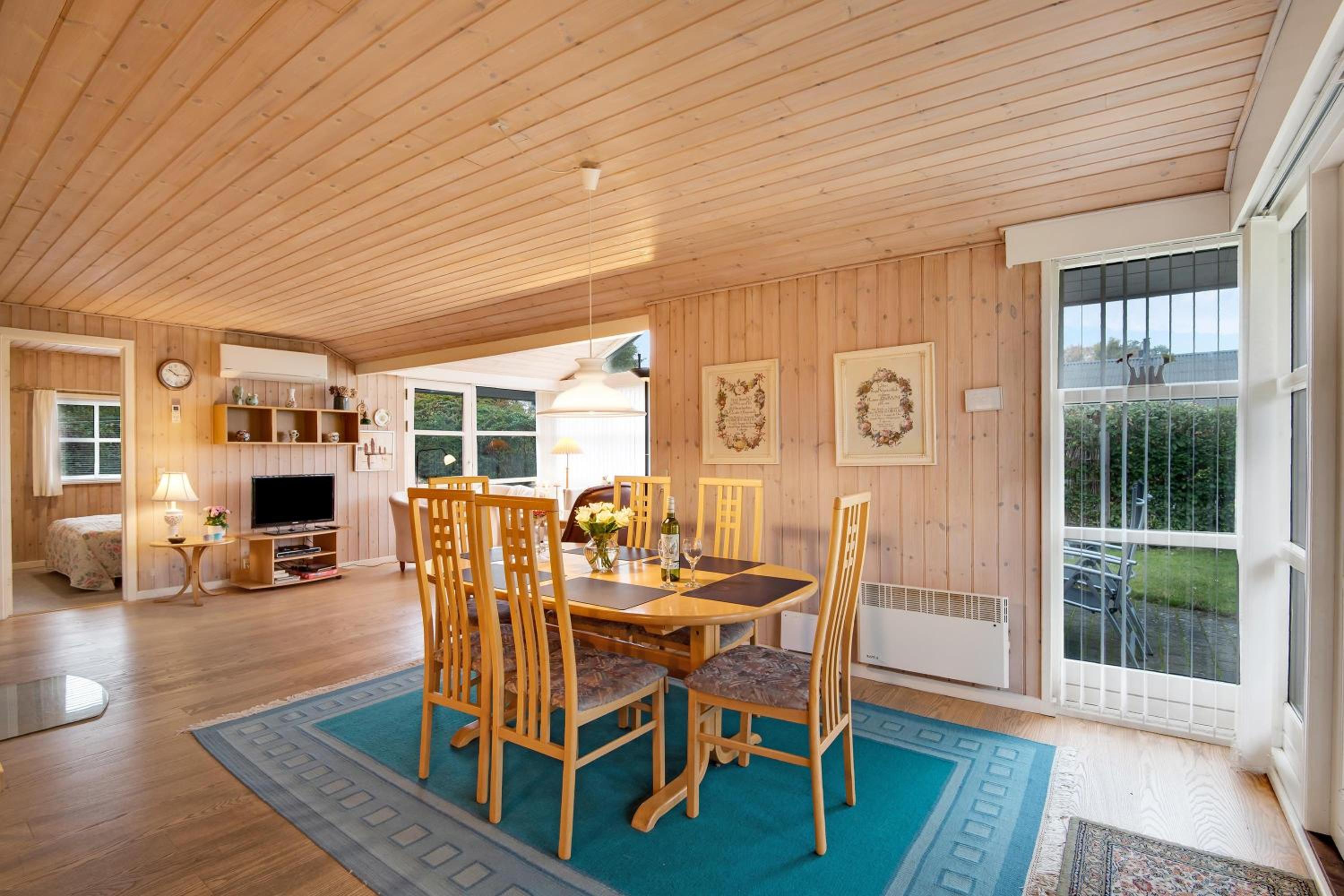 Charming Family-Friendly Holiday Home Close To Grenaa Beach And The Kattegat Centre