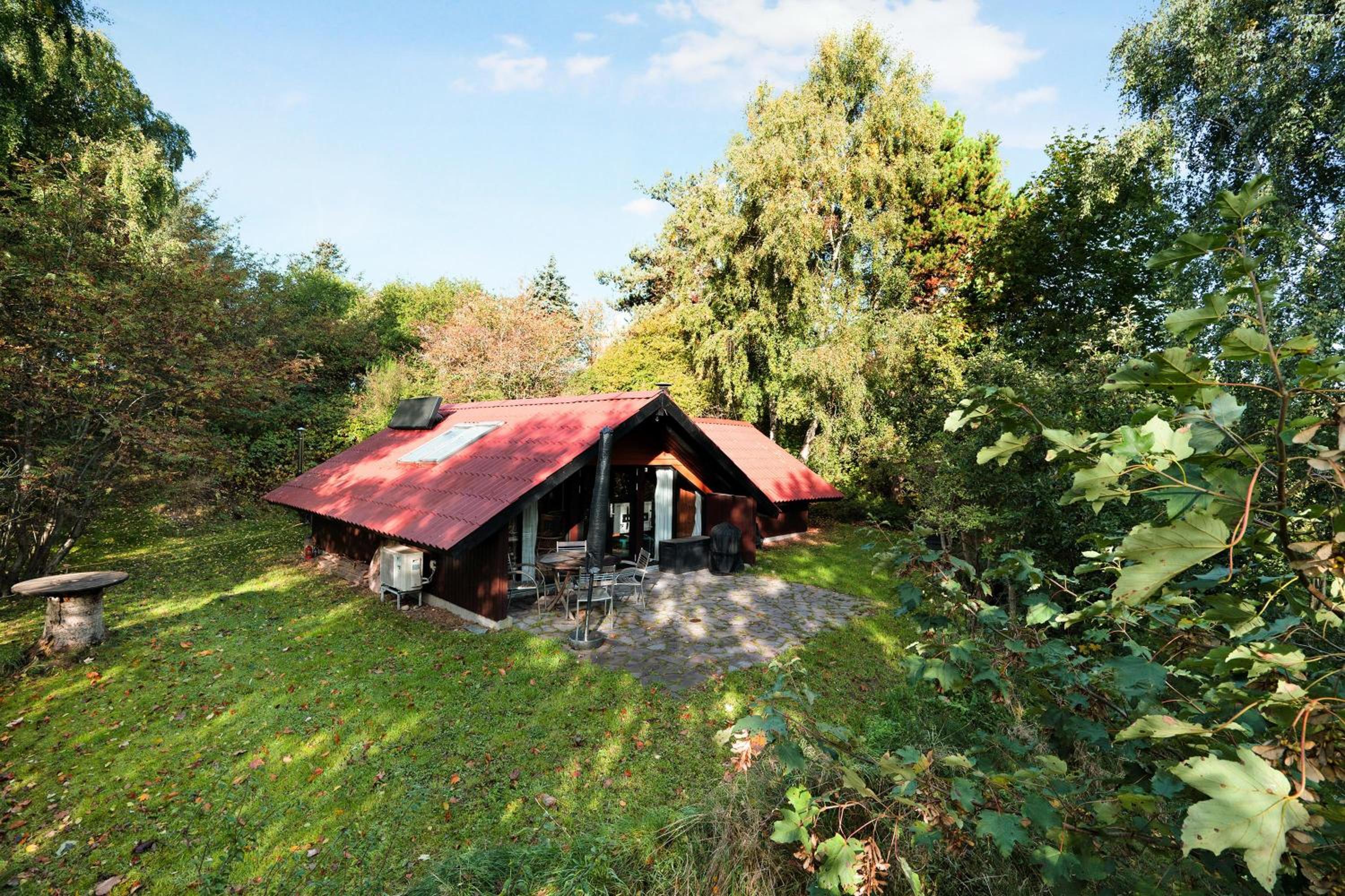 Charming Older Holiday Home With Private Wilderness Hot Tub On Scenic Helgenæs
