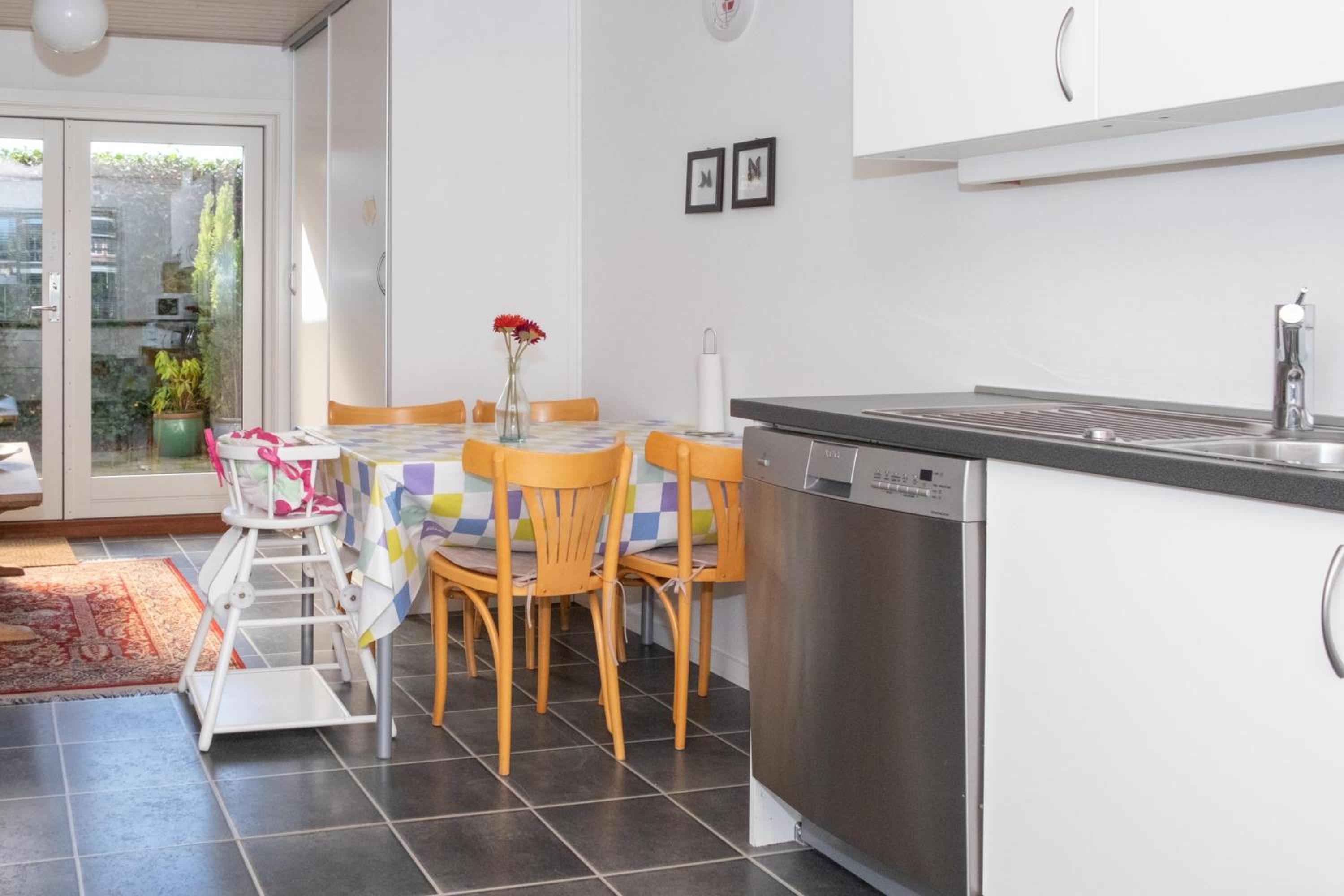 Centrally Located Townhouse In Ebeltoft Close To The Pedestrian Street And Within Walking Distance Of The Harbour