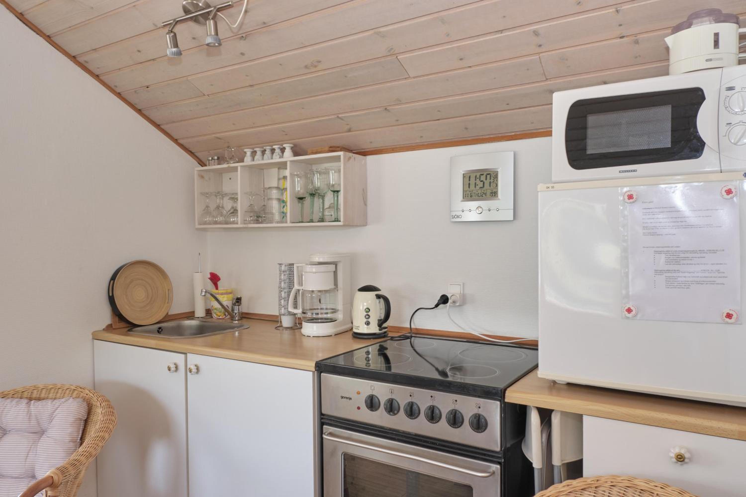Cozy And Well-Appointed Annex Close To The Beach