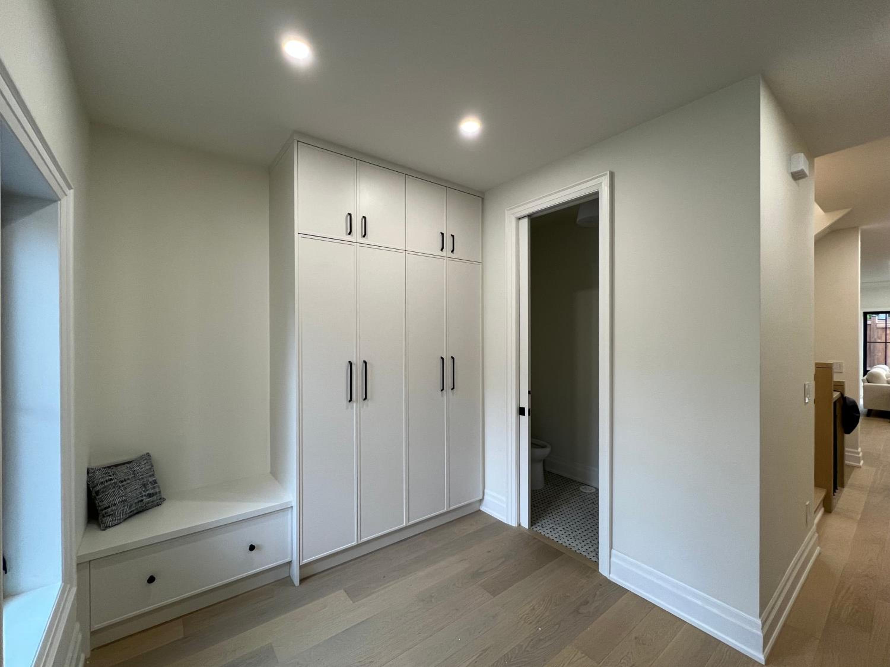 Peaceful Downtown Oakville 4 bedroom house, Steps to Lake