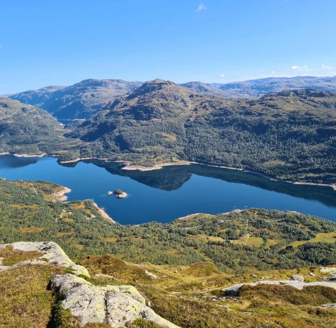 Handeland Lodge Near Trolltunga and Pulpit Rock Sleeps 18 with Sauna
