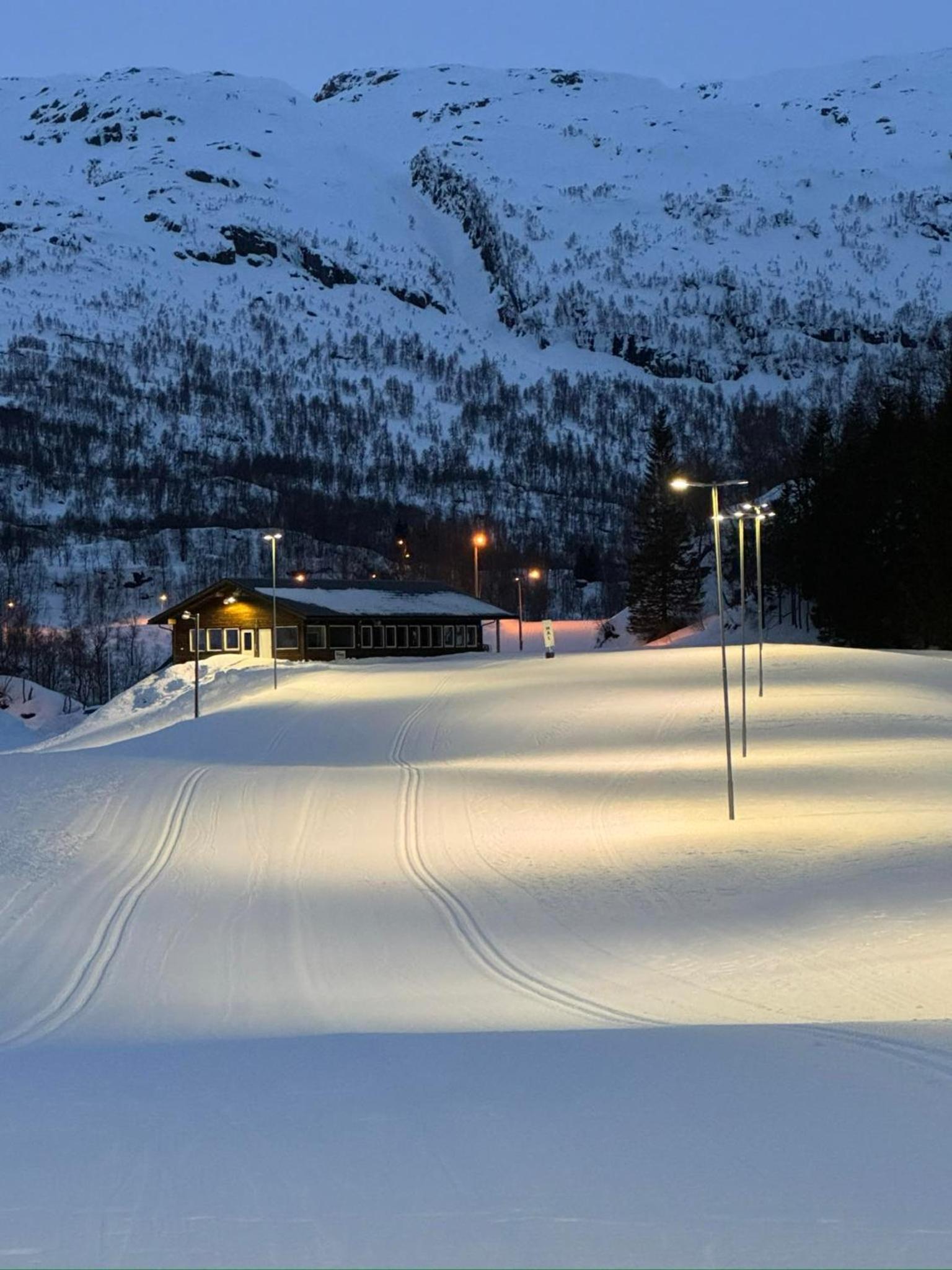 Handeland Lodge Near Trolltunga and Pulpit Rock Sleeps 18 with Sauna