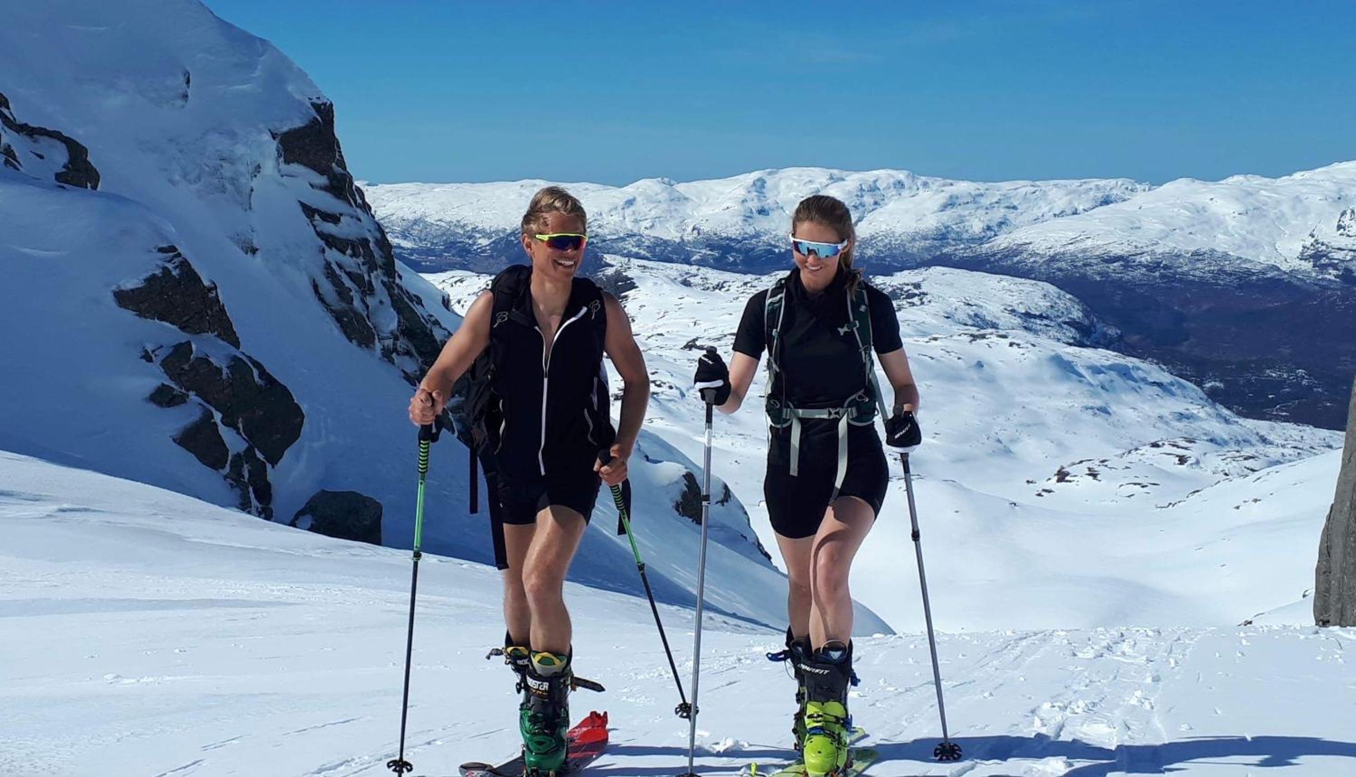 Handeland Lodge Near Trolltunga and Pulpit Rock Sleeps 18 with Sauna