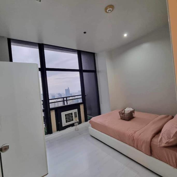 Cozy Two Bedroom Flat in The Gramercy Residences view 4