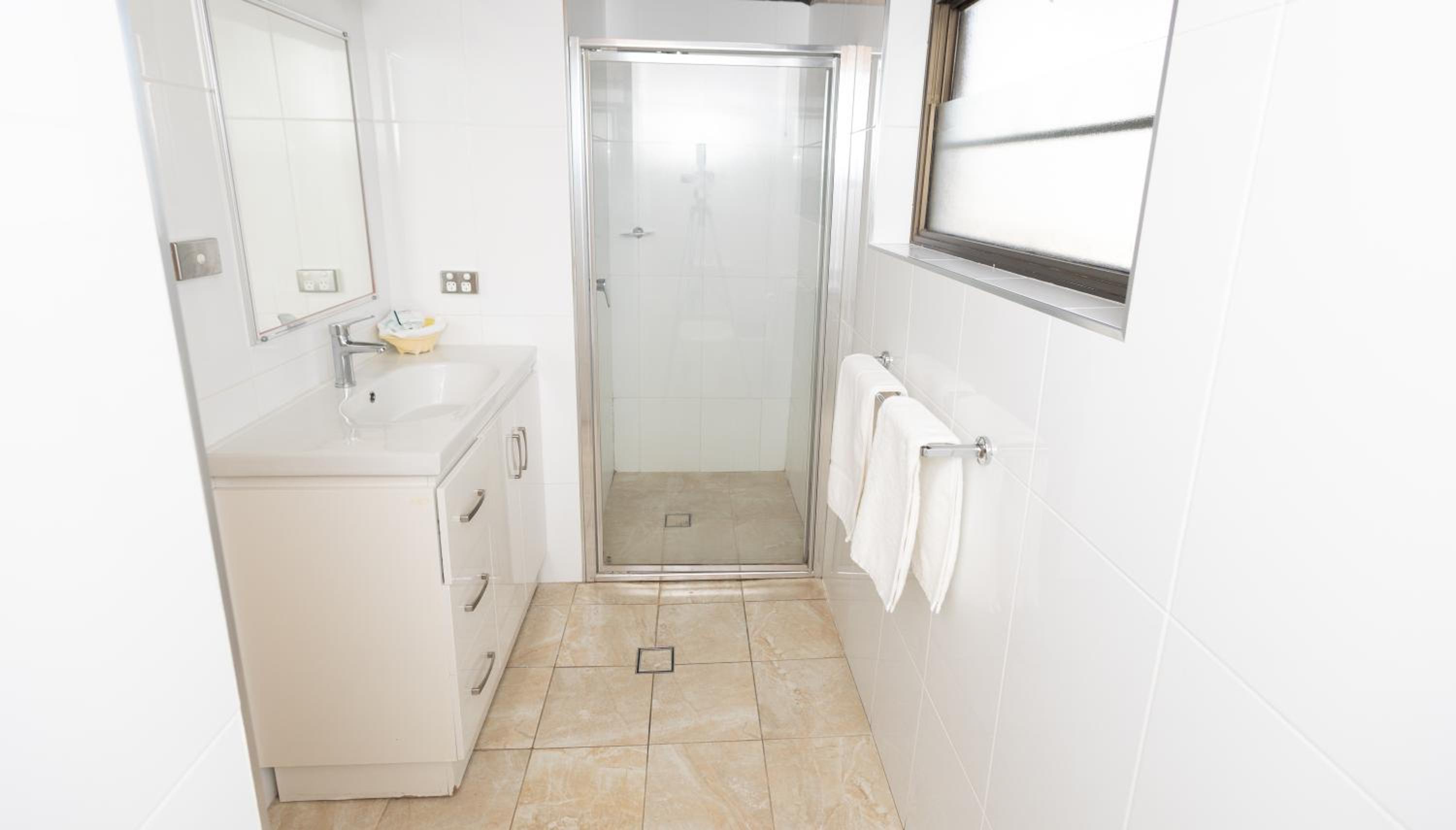 All Travellers Motor Inn