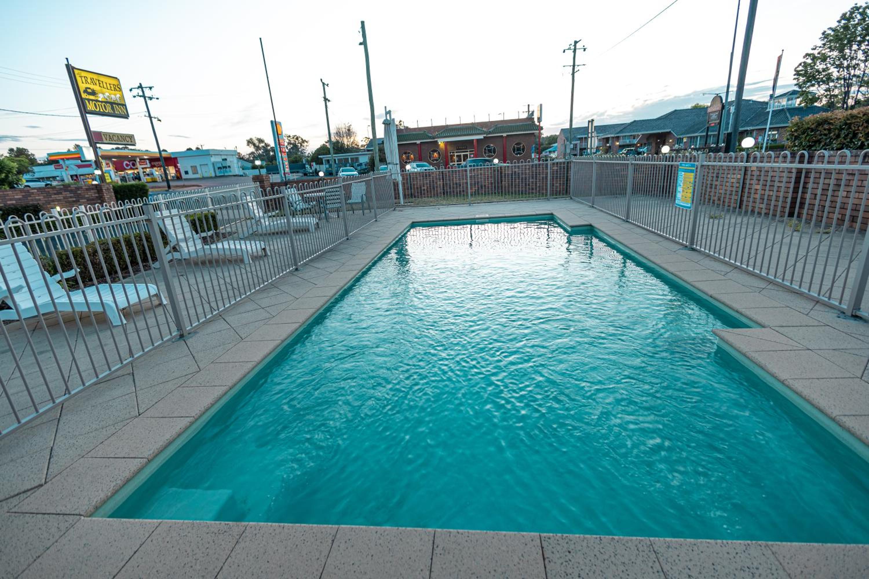 All Travellers Motor Inn