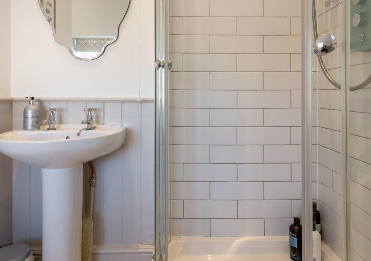 Jasmine Cottage - 2 Bedroom in Heart of Bourton view 4