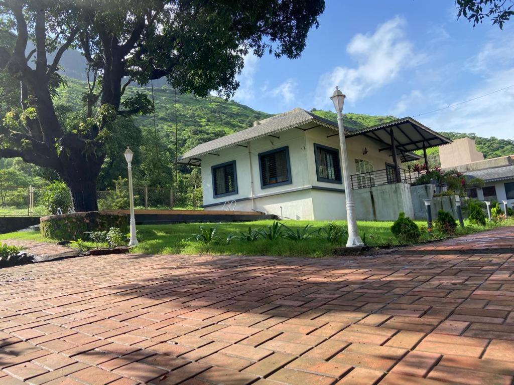White House 2BHK view 5