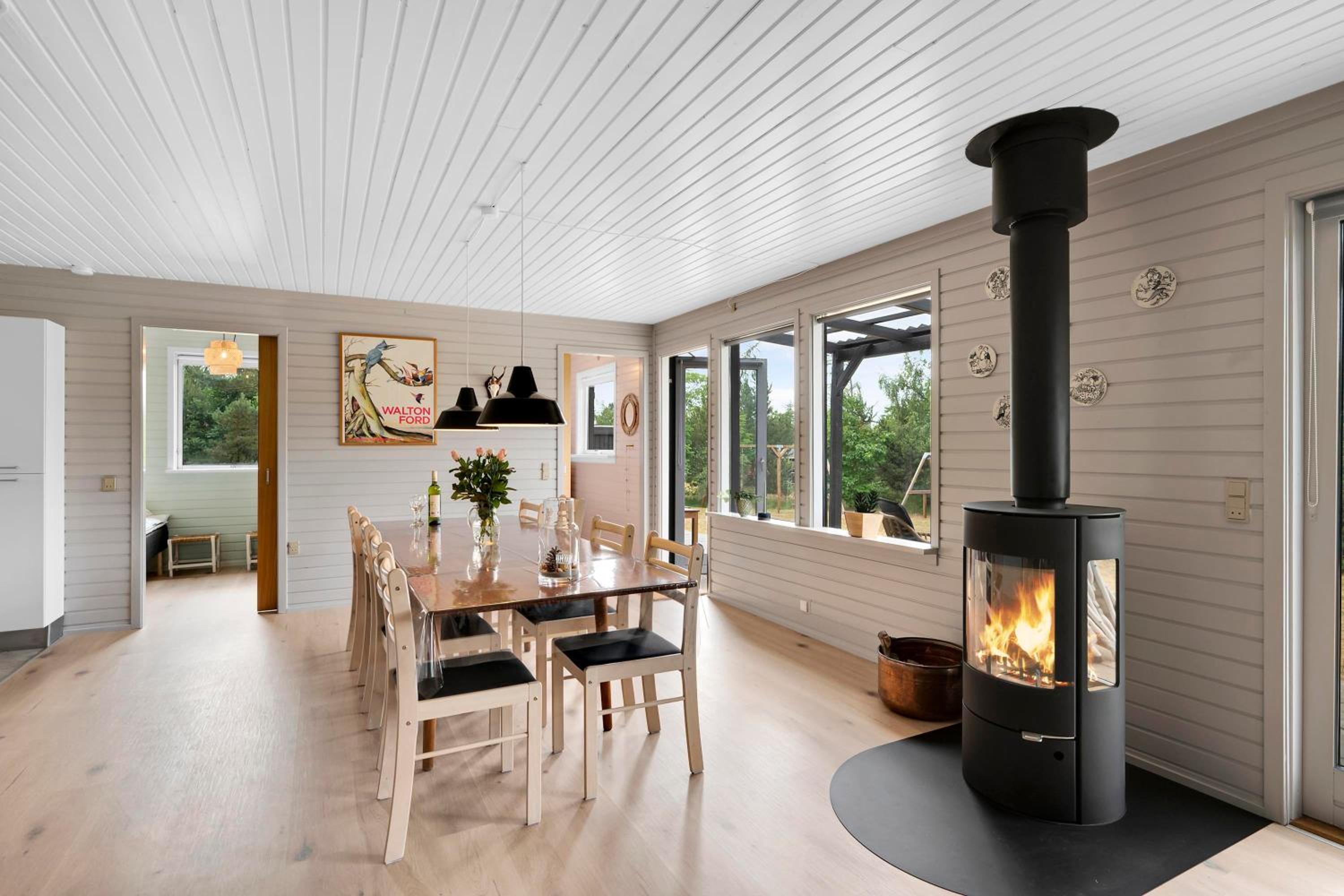 Lovely Holiday Home Within Walking Distance To A Great Beach