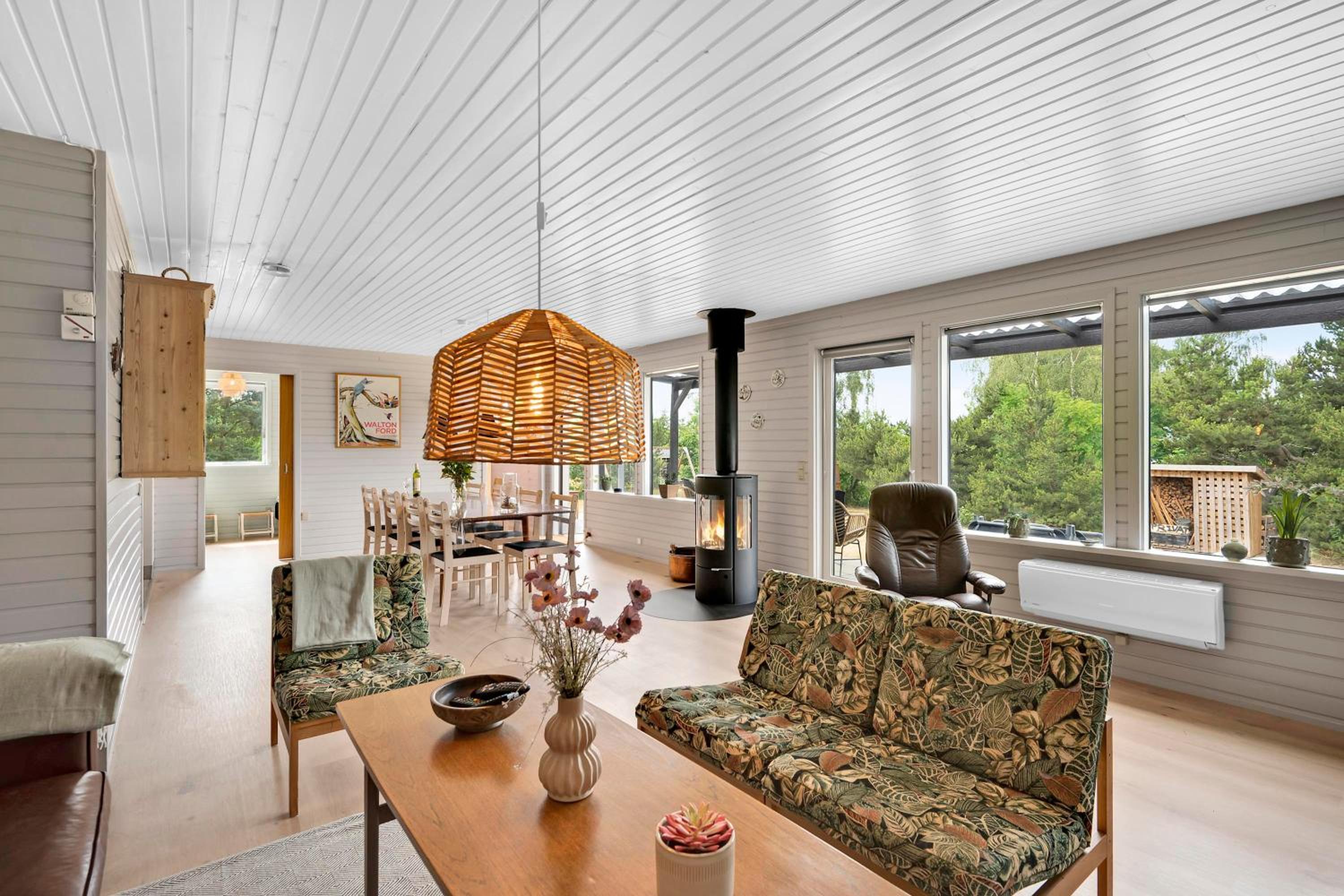 Lovely Holiday Home Within Walking Distance To A Great Beach