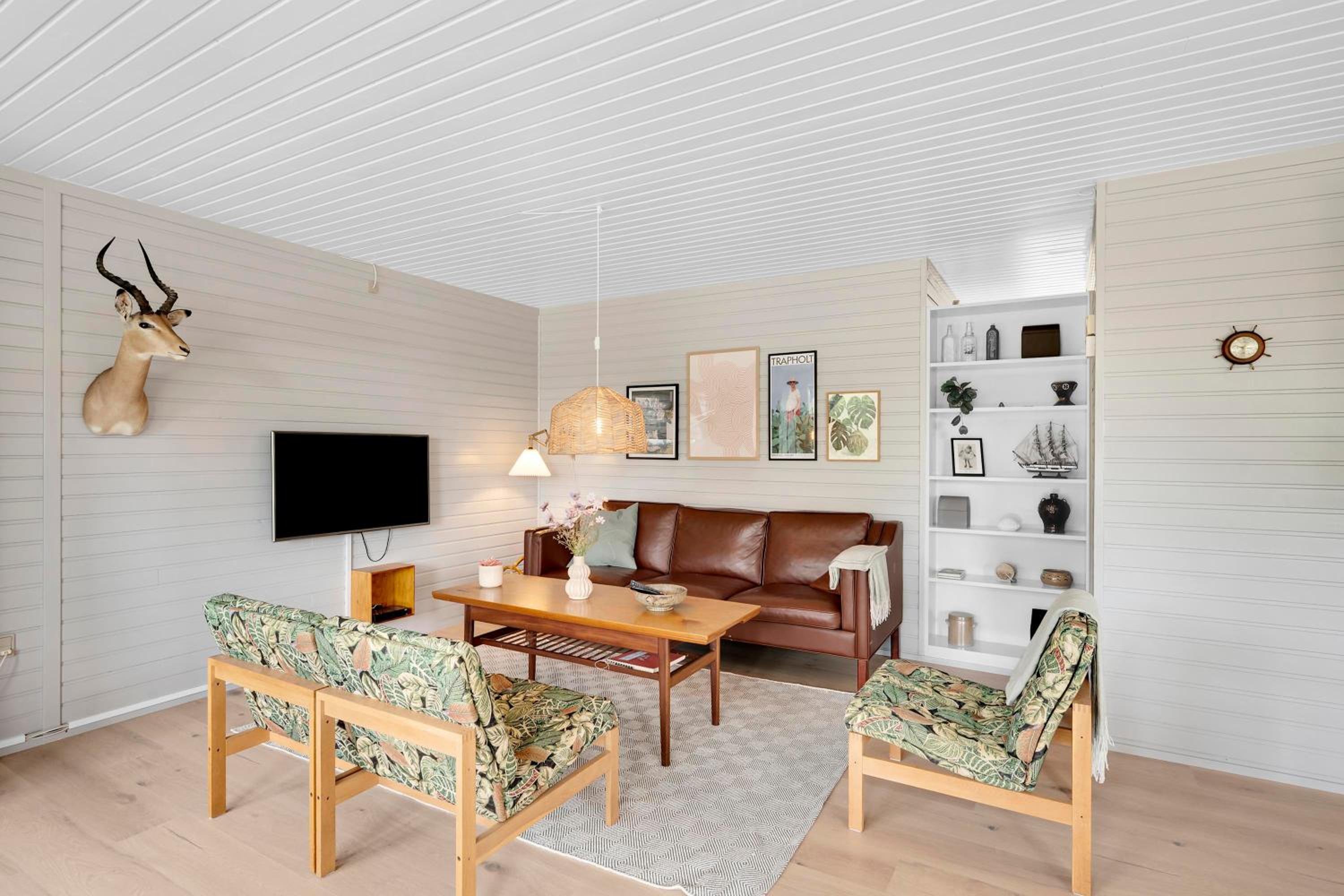 Lovely Holiday Home Within Walking Distance To A Great Beach