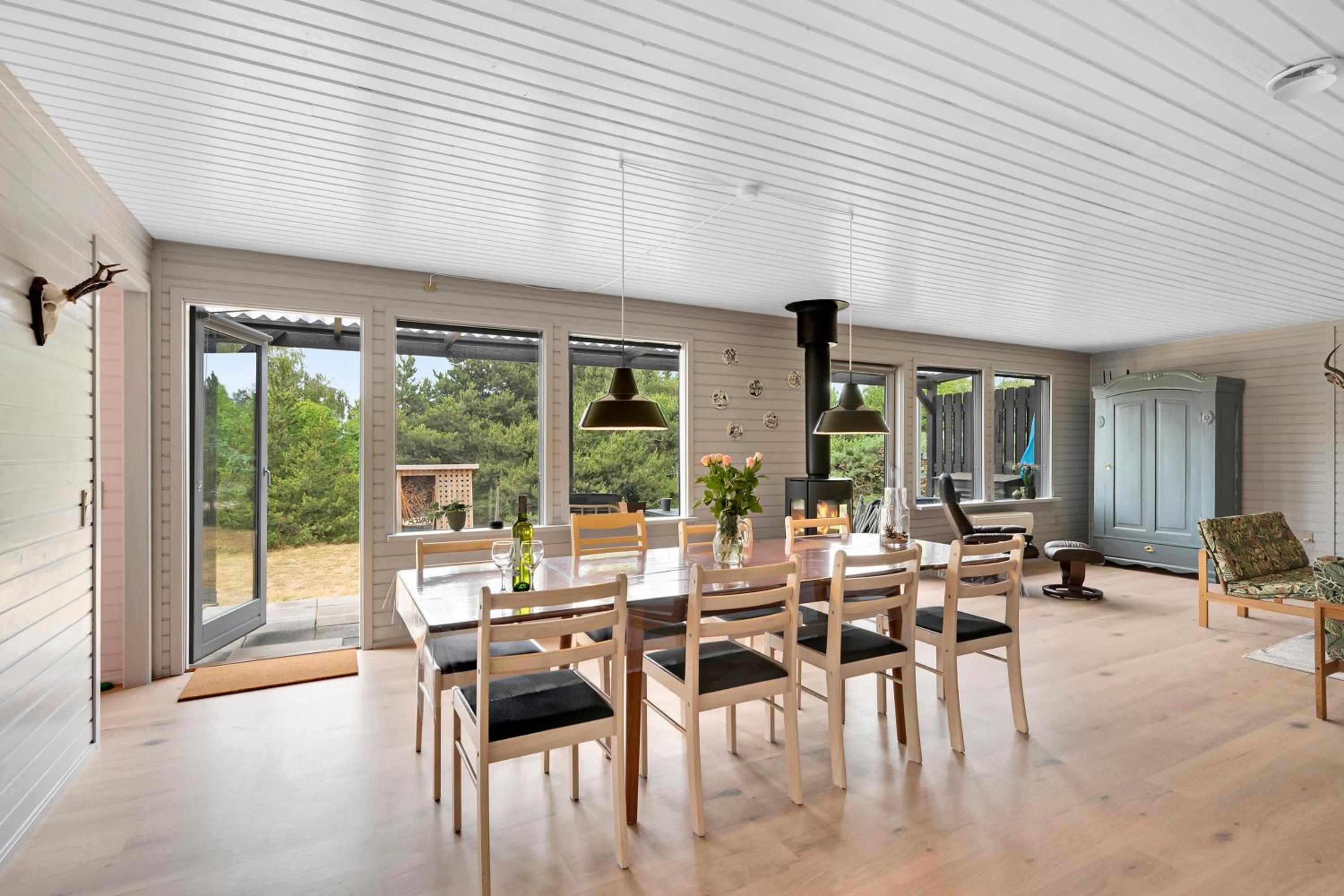 Lovely Holiday Home Within Walking Distance To A Great Beach