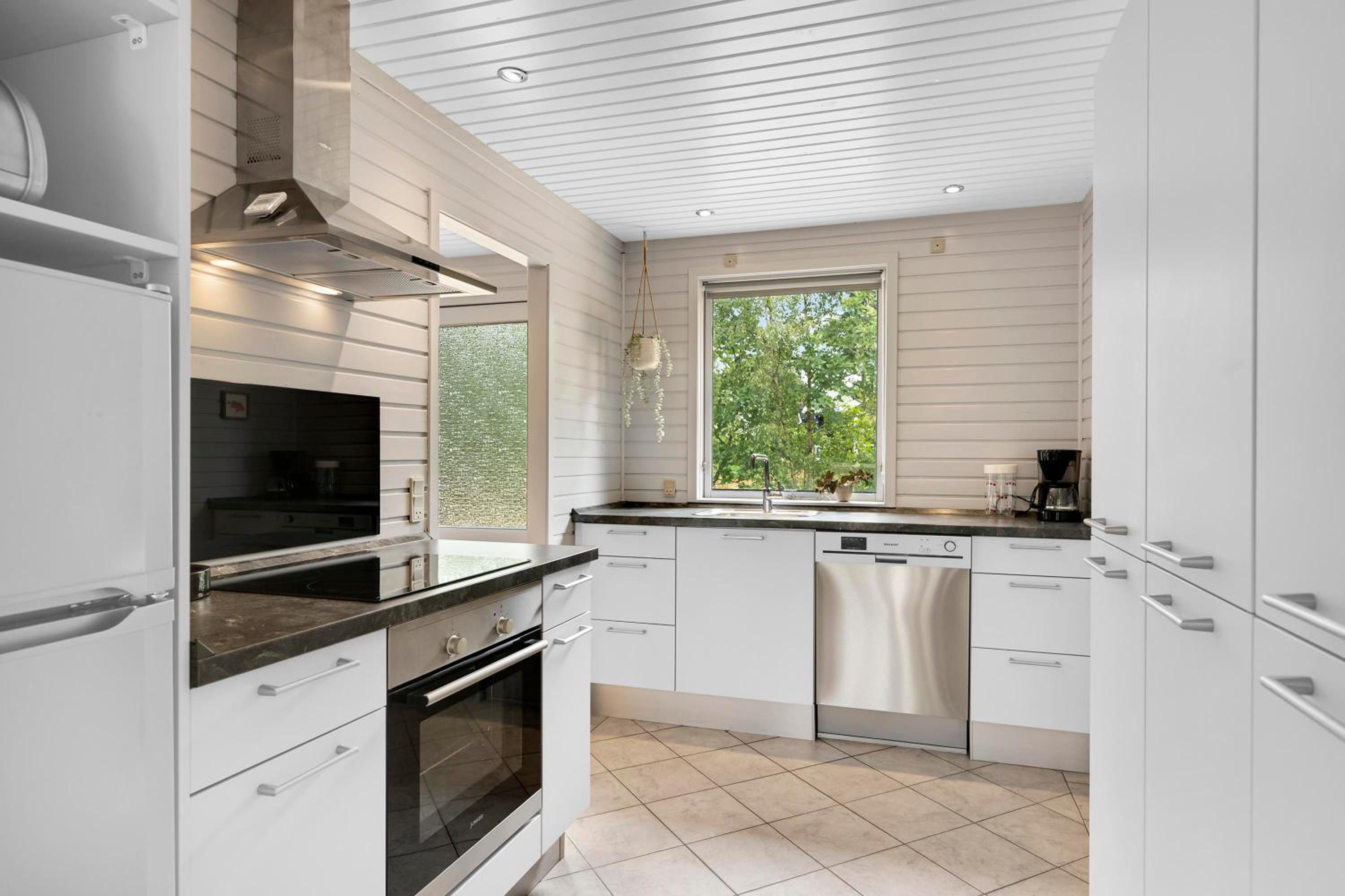 Lovely Holiday Home Within Walking Distance To A Great Beach