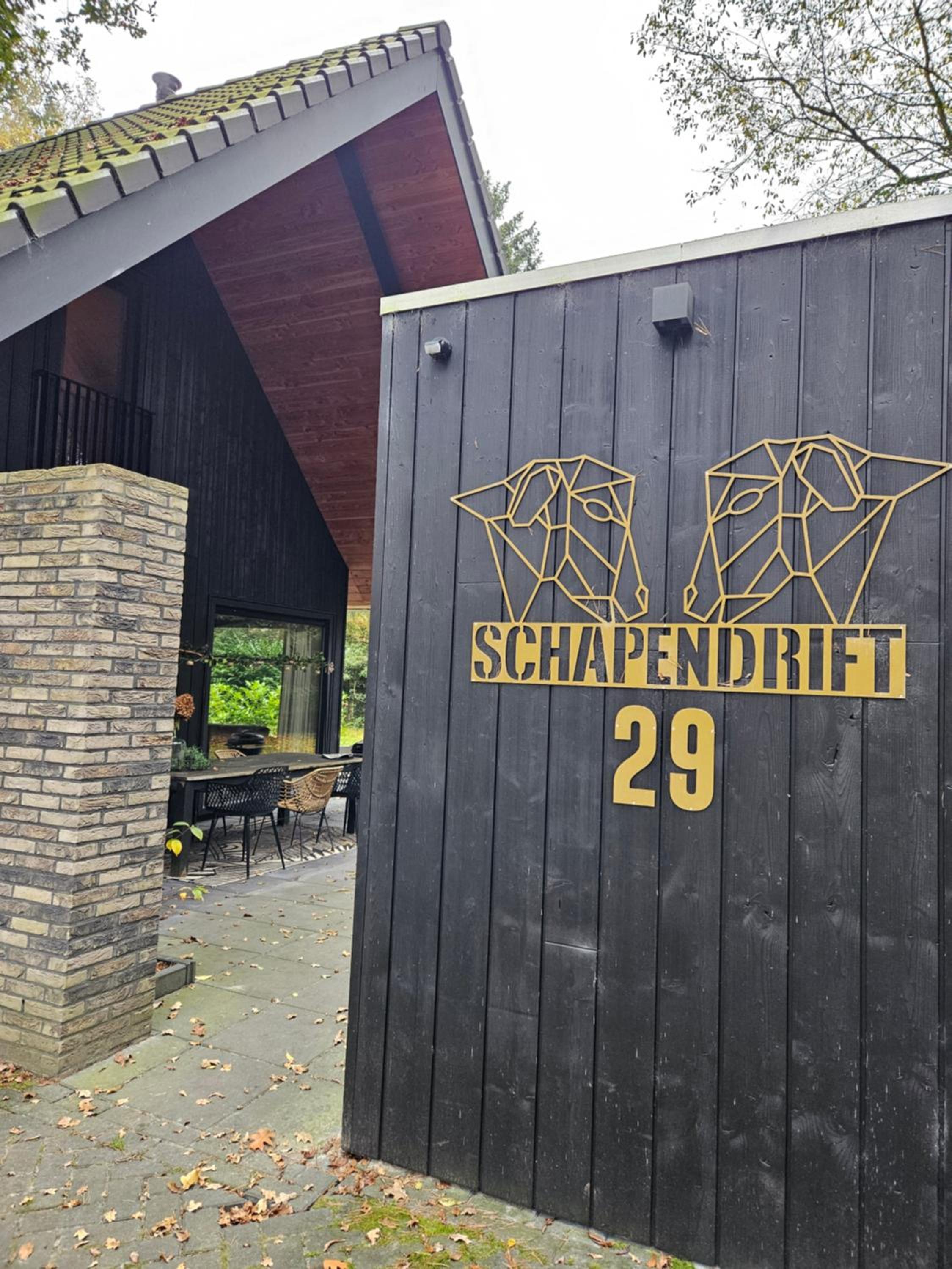 Boshuis midden in het bos met houtkachel in Appelscha view 2