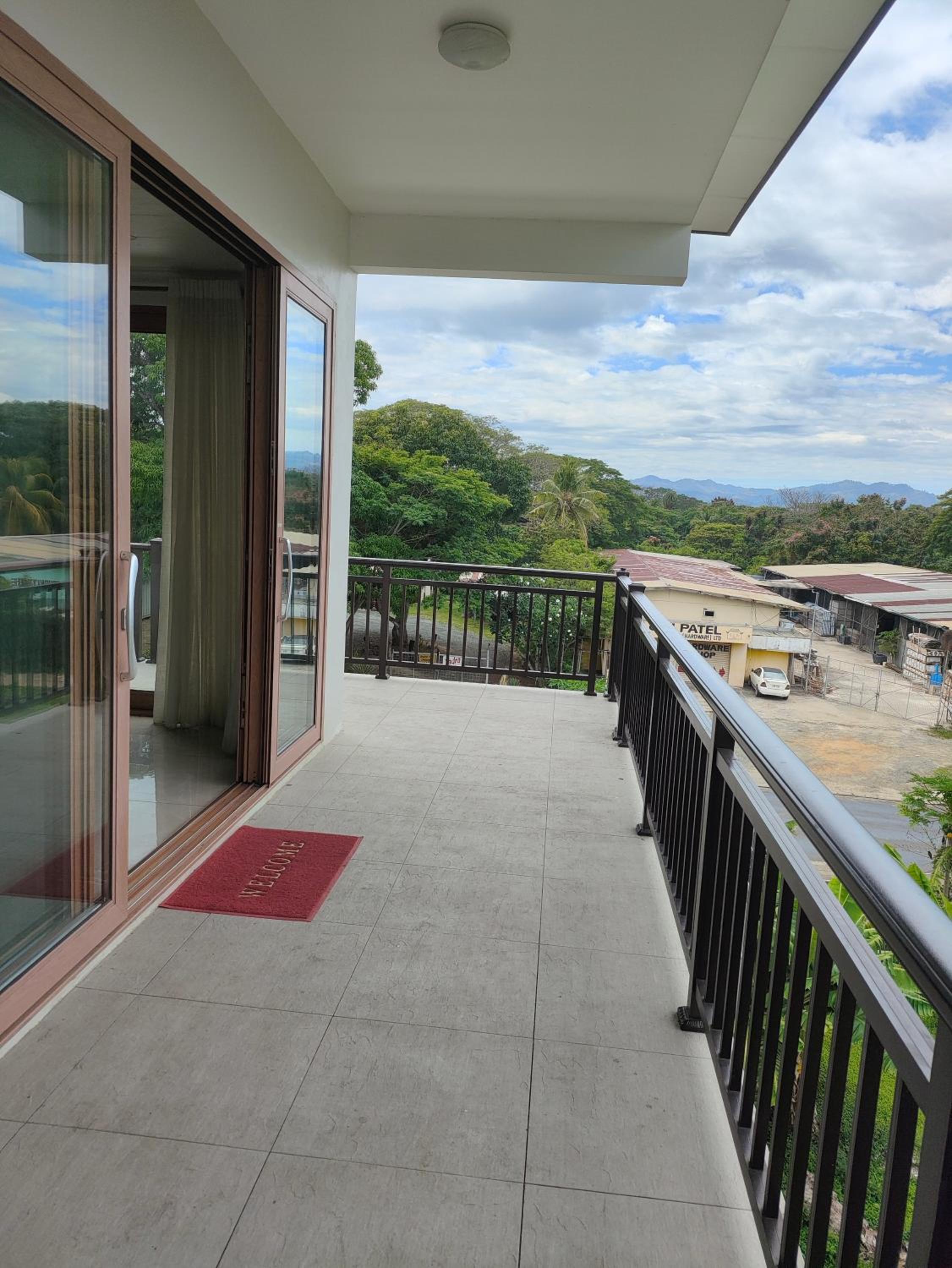 Airport Sky View Suites