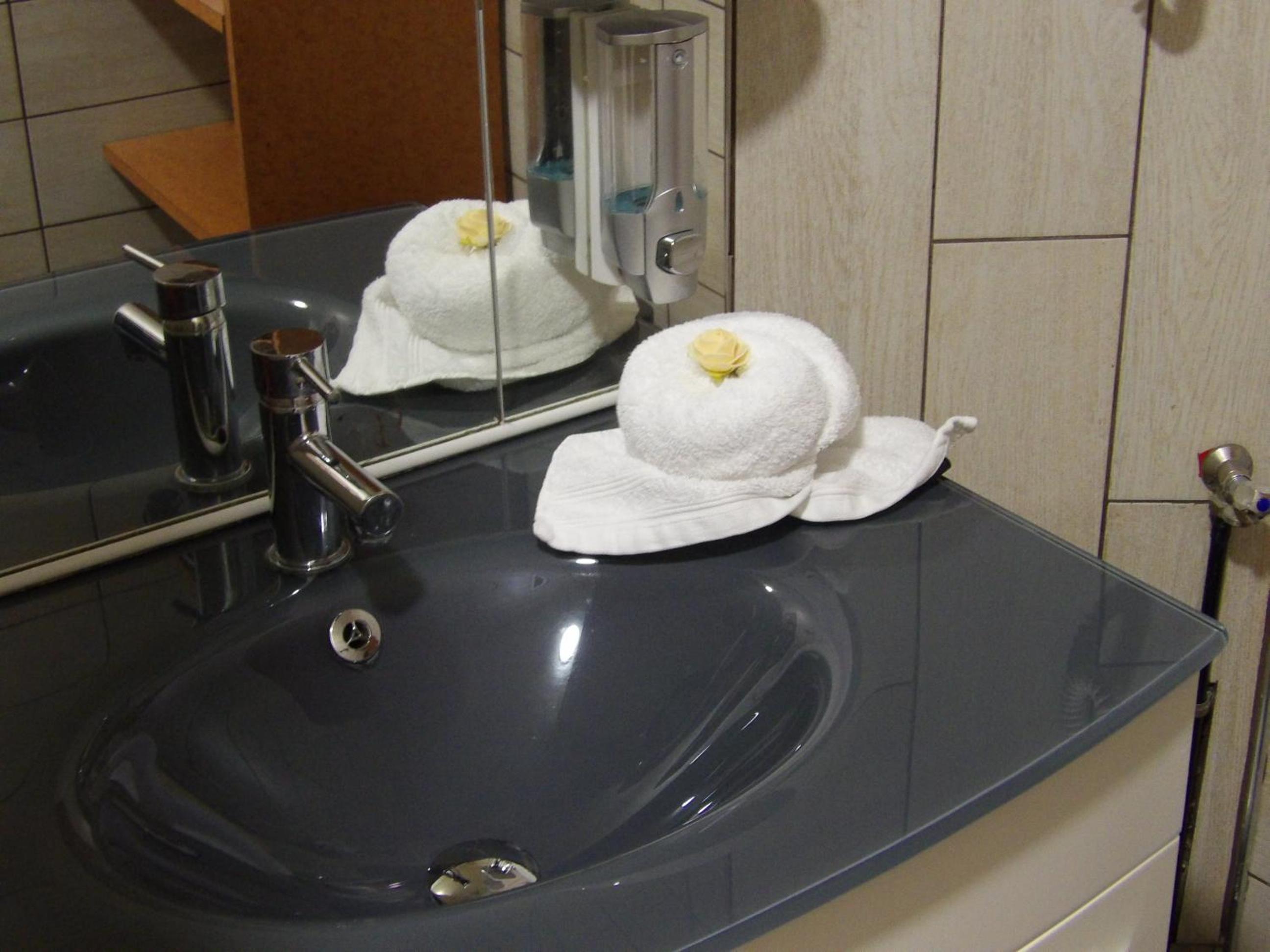 3 Mins to Train Station - Paris & DisneyLand - Cosy Wiener