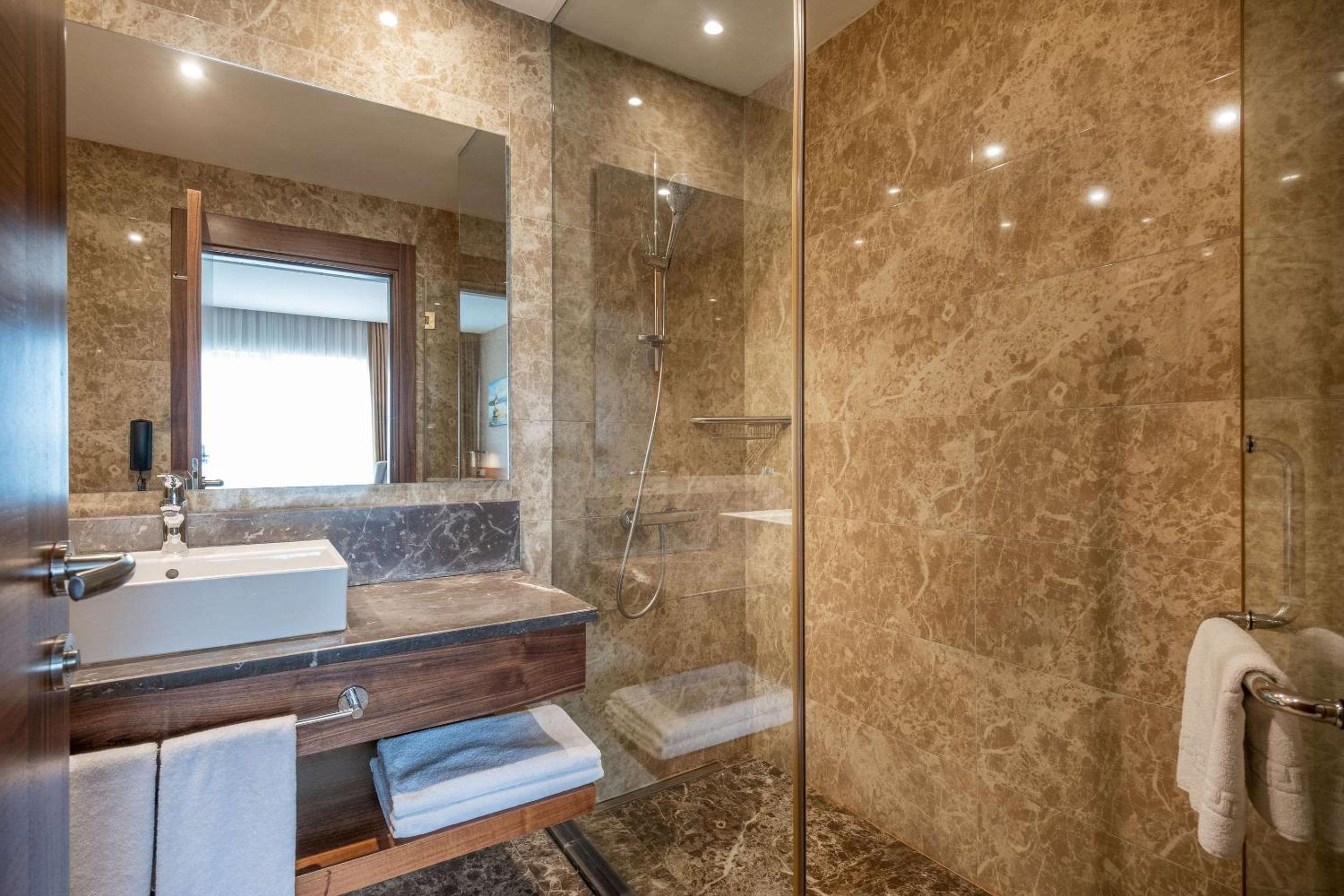 Clarion Otel İstanbul Mahmutbey - Image 5