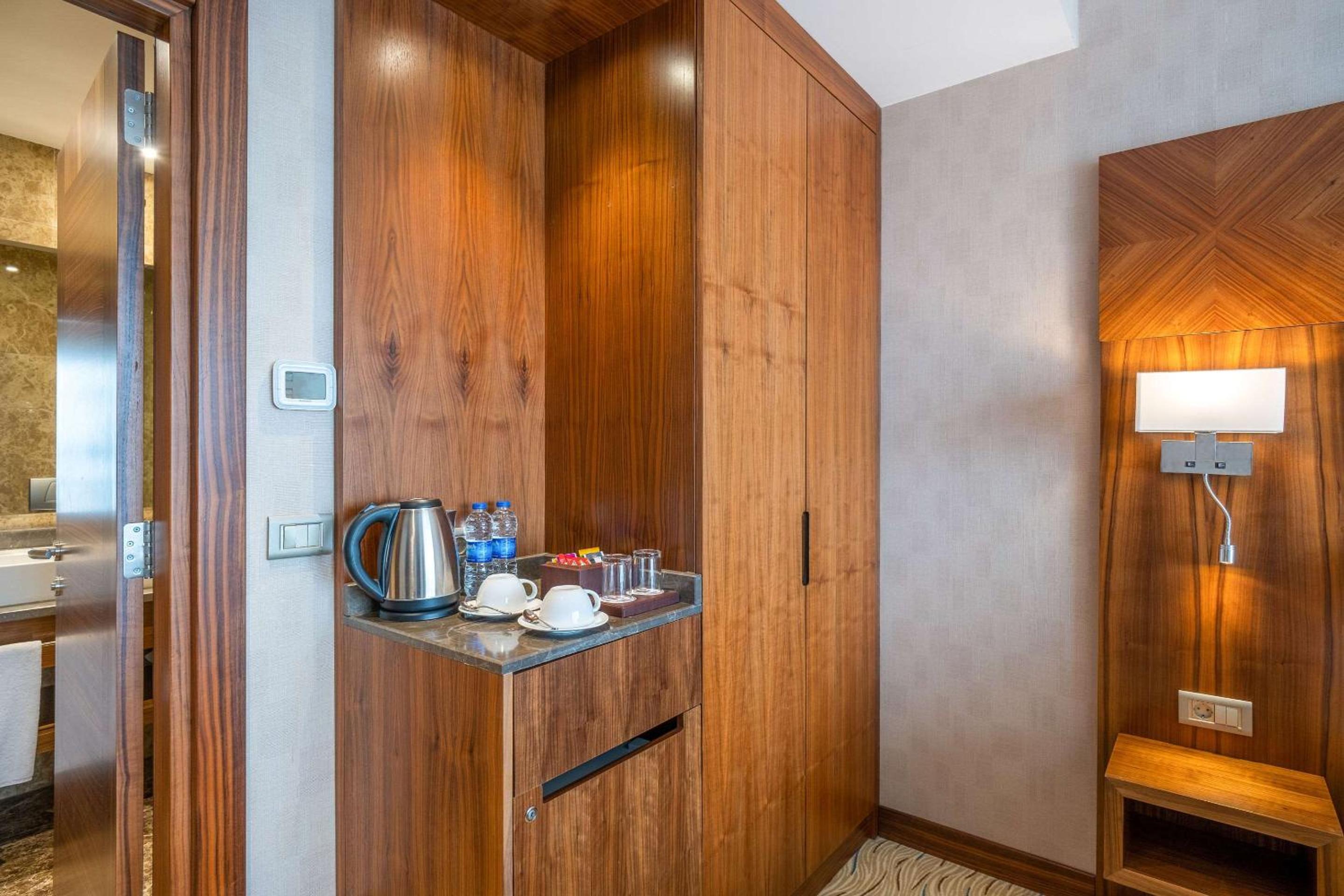 Clarion Otel İstanbul Mahmutbey - Image 41