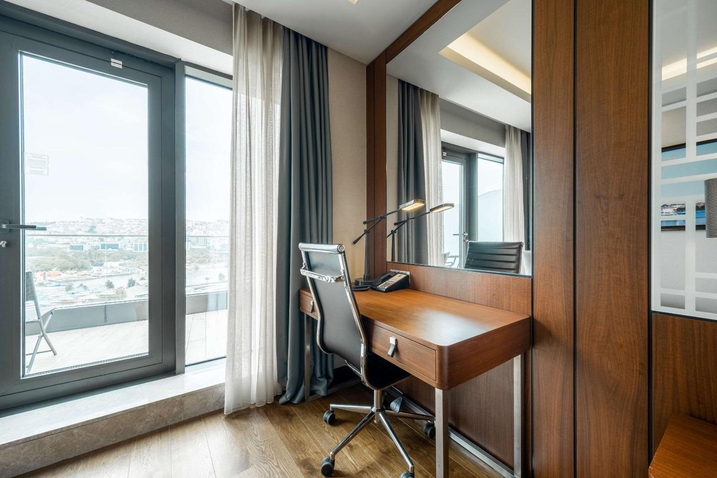 Clarion Otel Golden Horn - Image 26