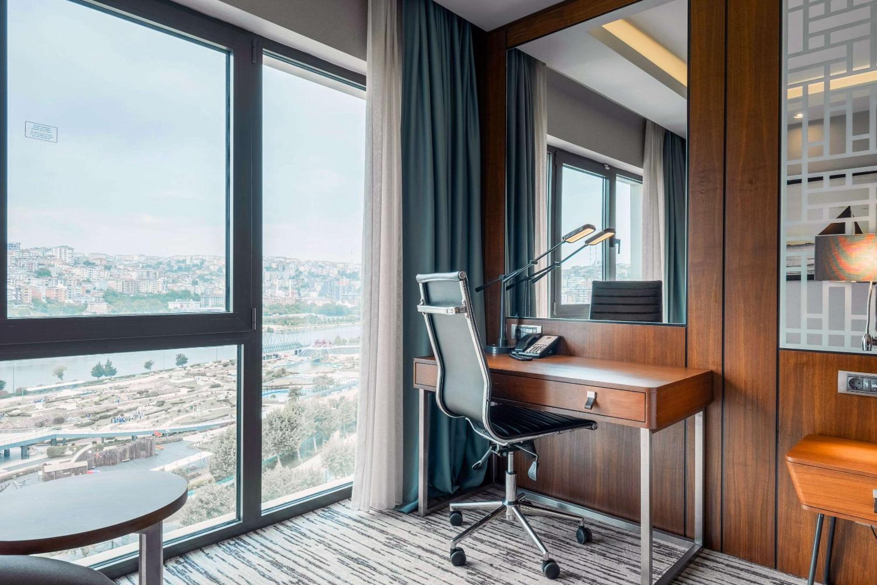 Clarion Otel Golden Horn - Image 28