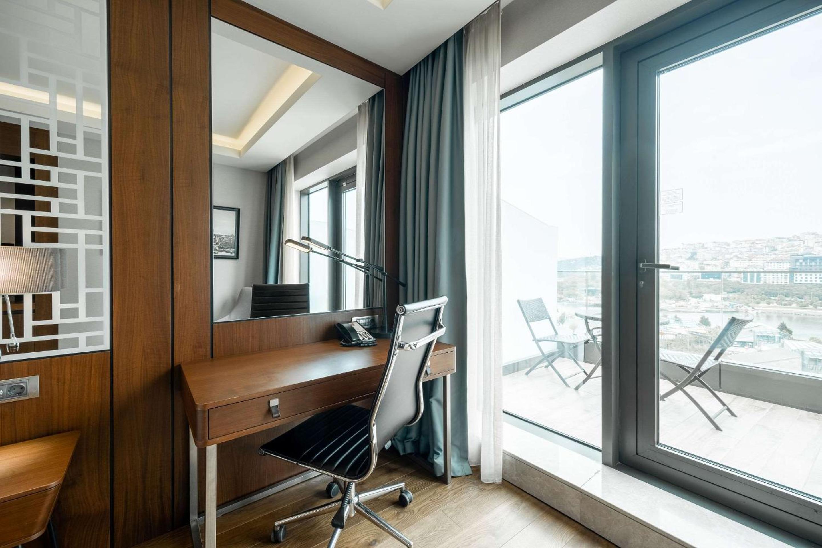 Clarion Otel Golden Horn - Image 32