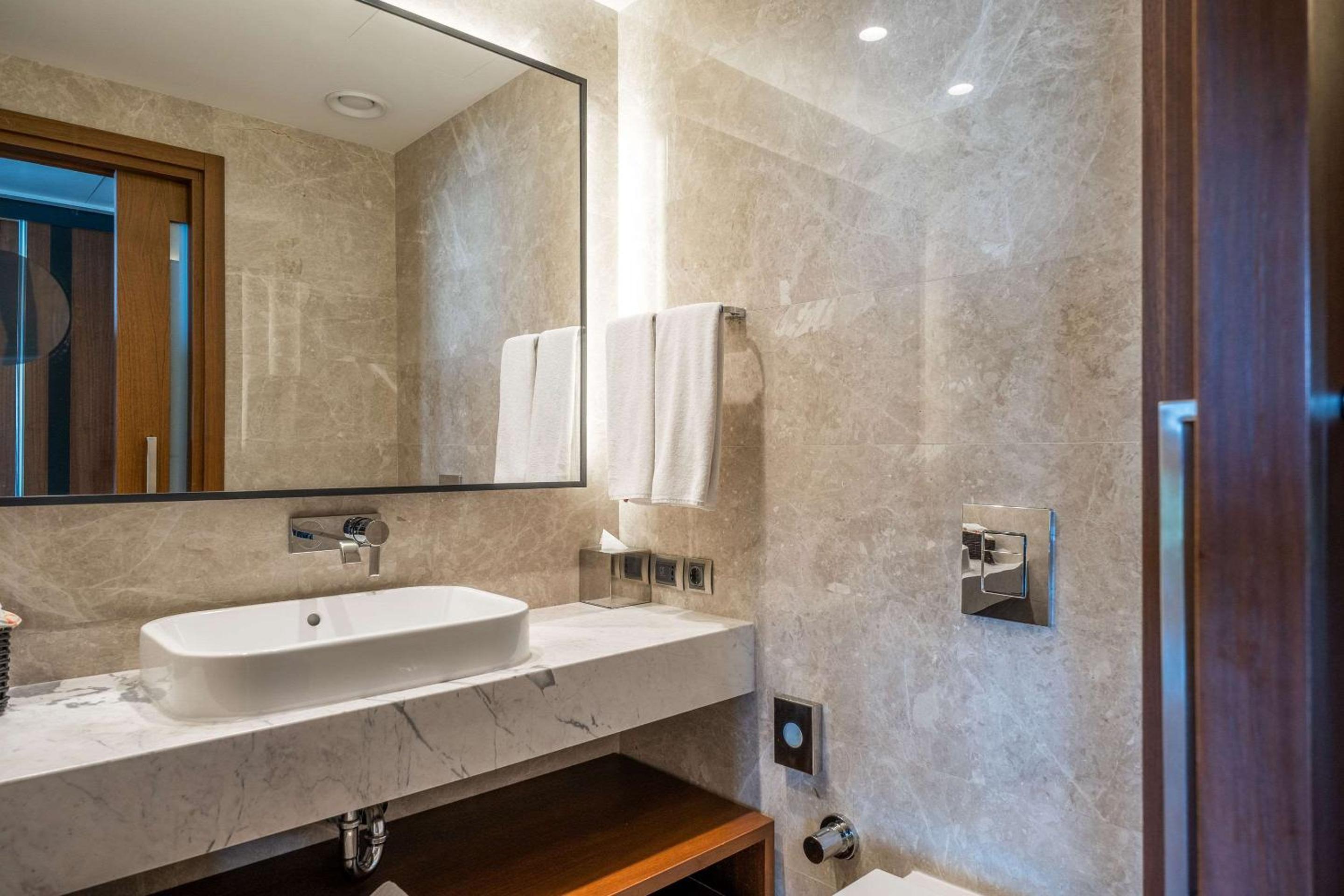 Clarion Otel Golden Horn - Image 47