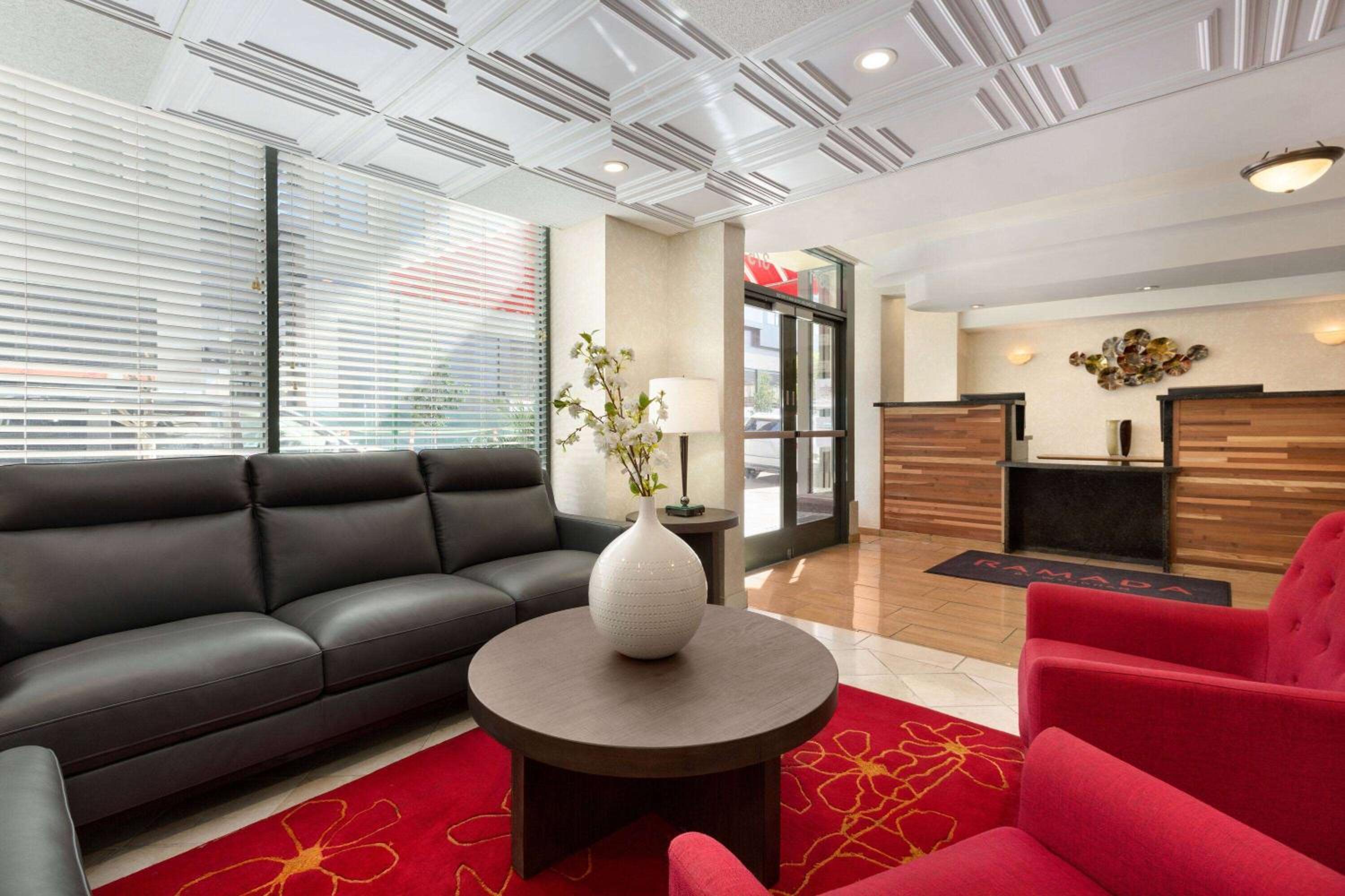 Oakland Vacations - Ramada by Wyndham Oakland Downtown City Center - Property Image 2