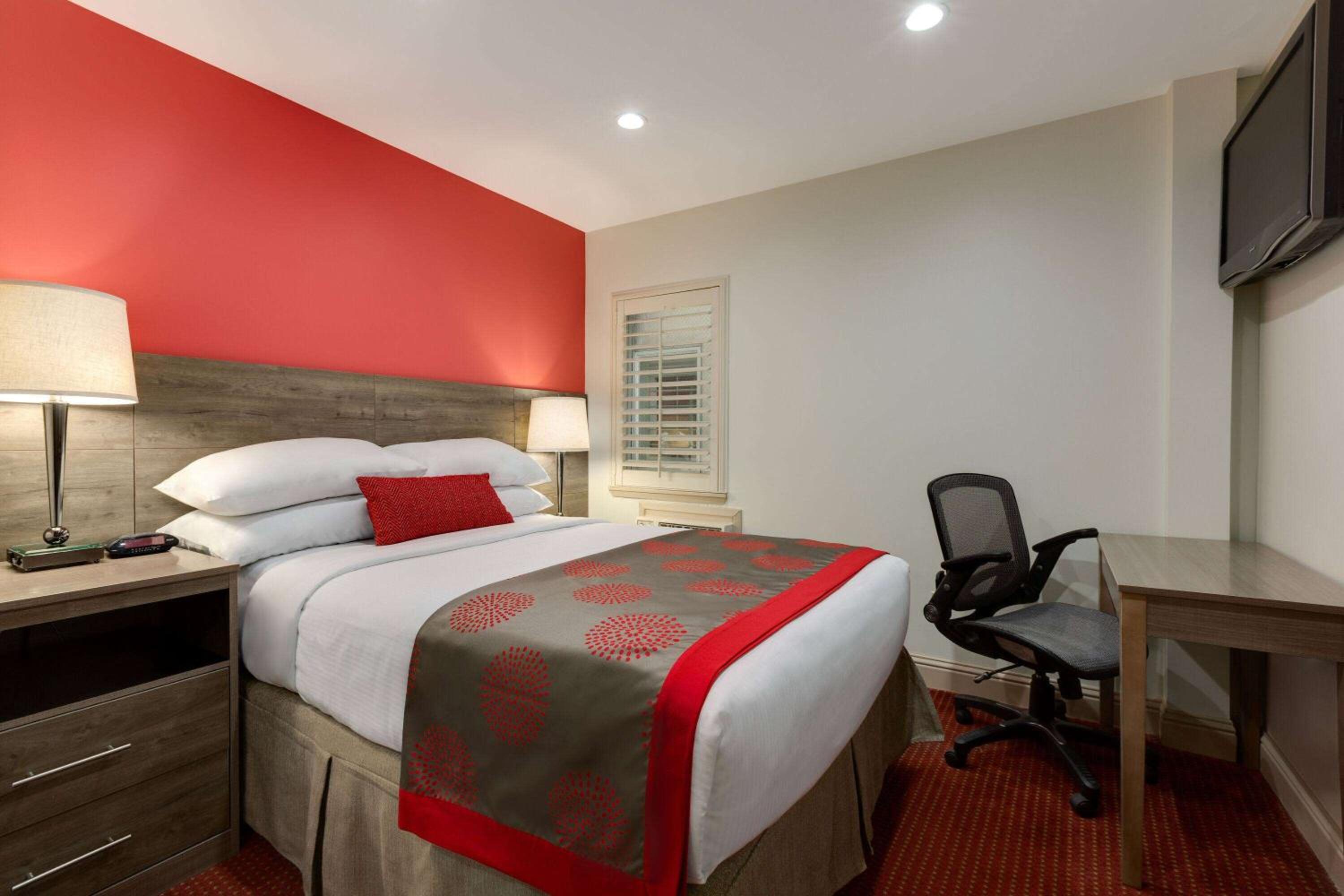 Oakland Vacations - Ramada by Wyndham Oakland Downtown City Center - Property Image 32
