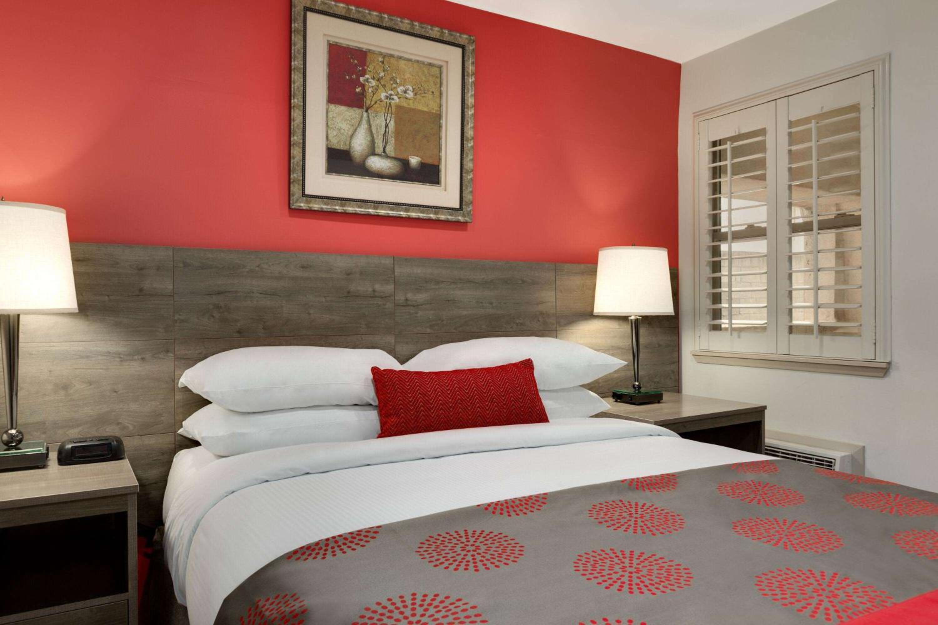 Oakland Vacations - Ramada by Wyndham Oakland Downtown City Center - Property Image 43