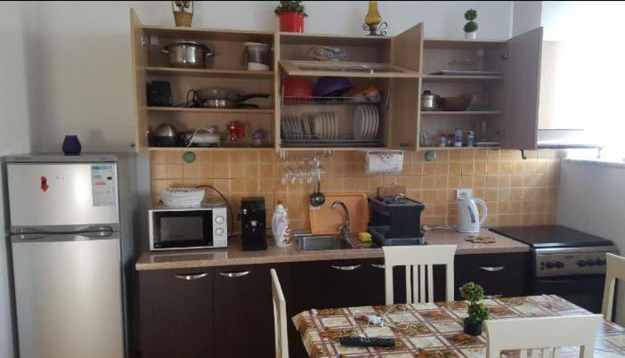 Tonis Apartment
