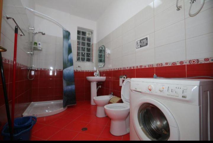 Tonis Apartment