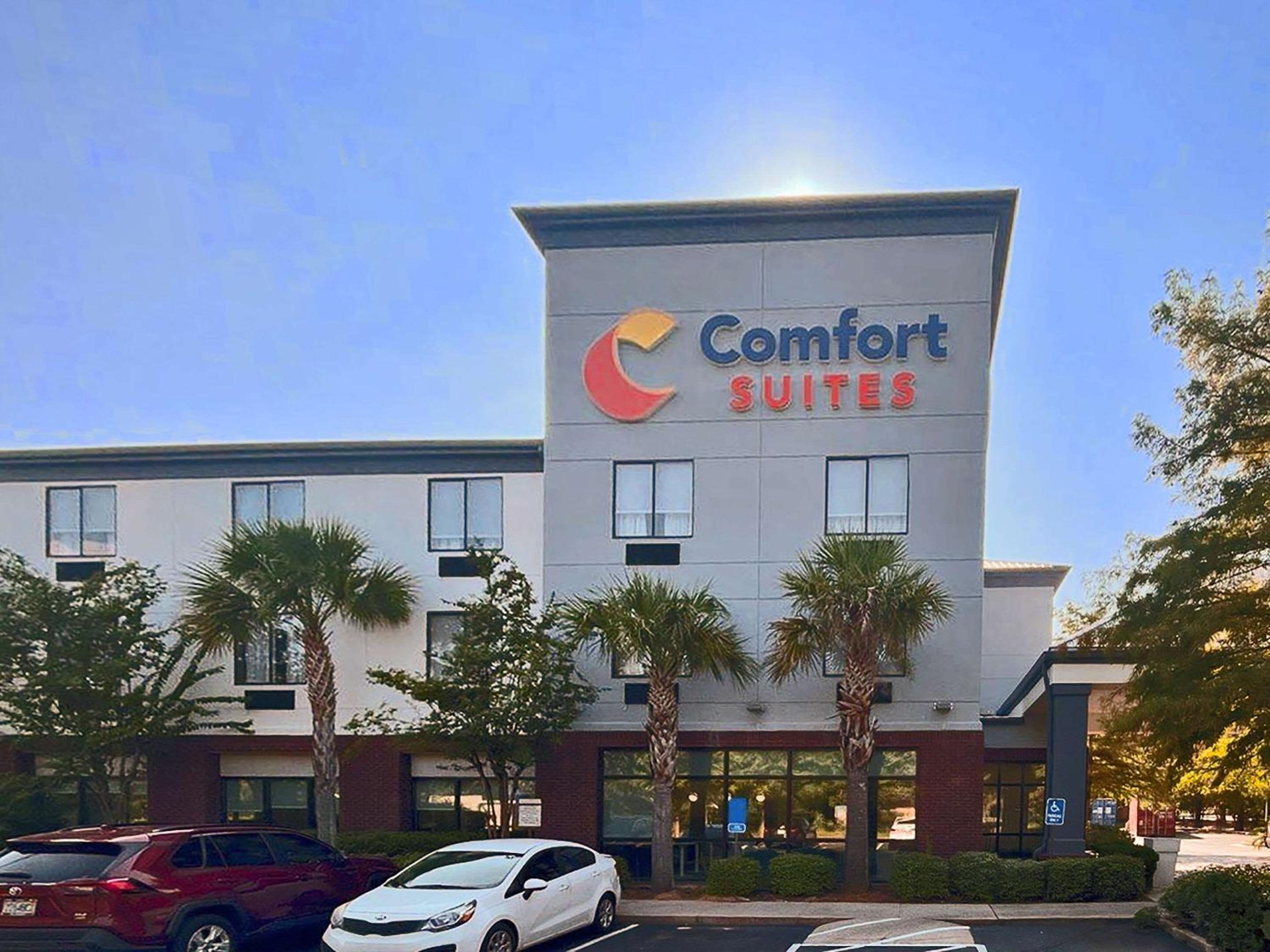 Hotel Comfort Suites Mobile-South Alabama University Area - Image 1