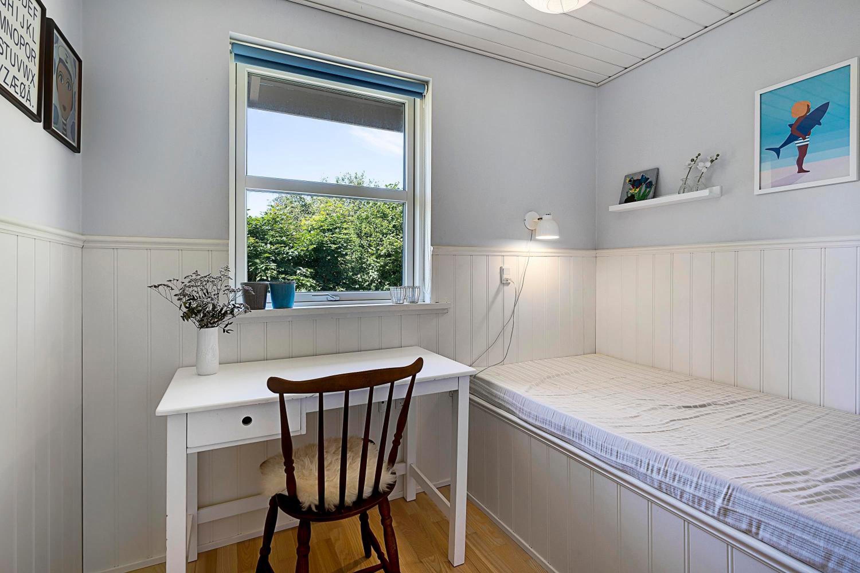 Spacious Holiday Home With Sea Glimpse Walking Distance To Lyngsbæk Beach