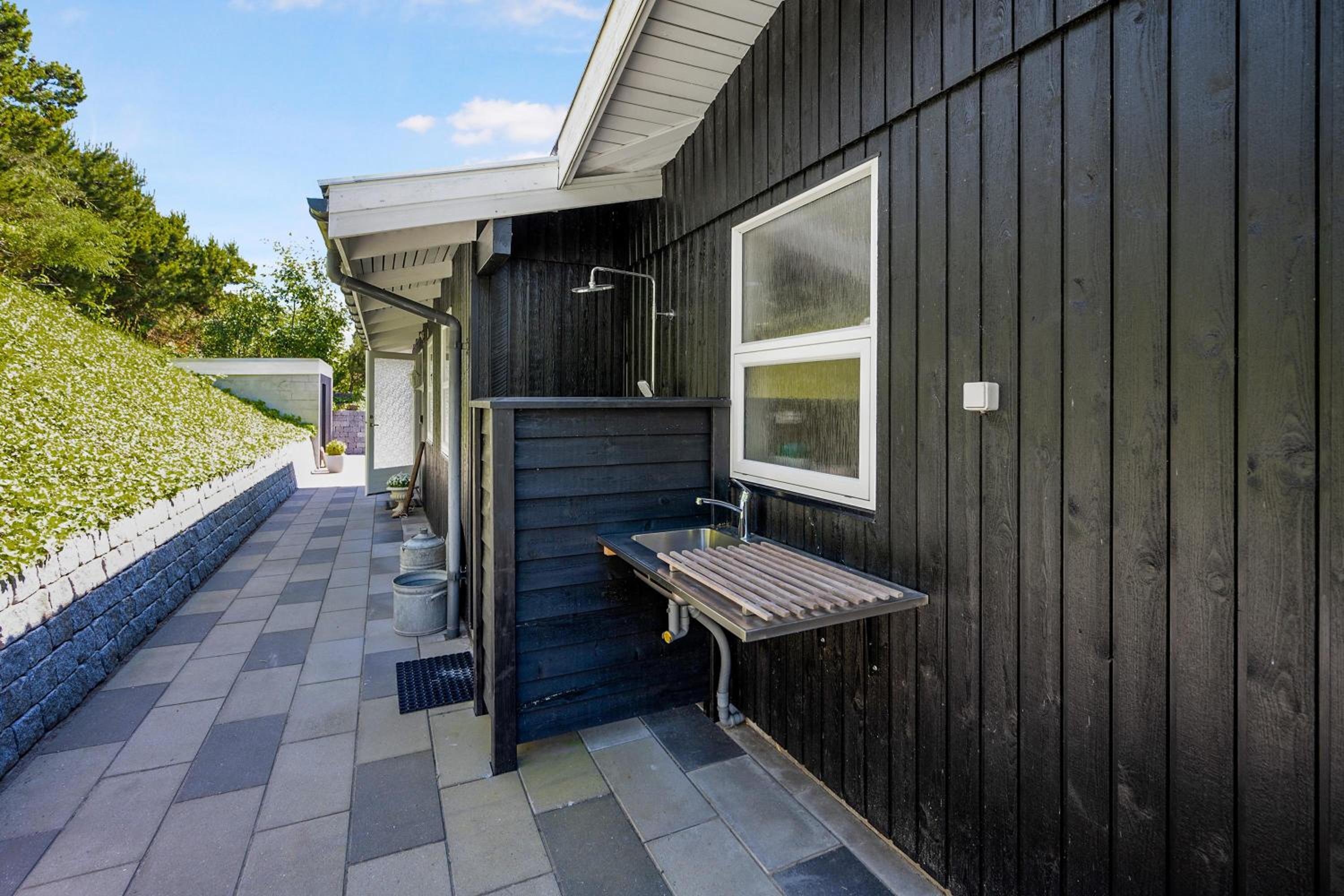 Spacious Holiday Home With Sea Glimpse Walking Distance To Lyngsbæk Beach