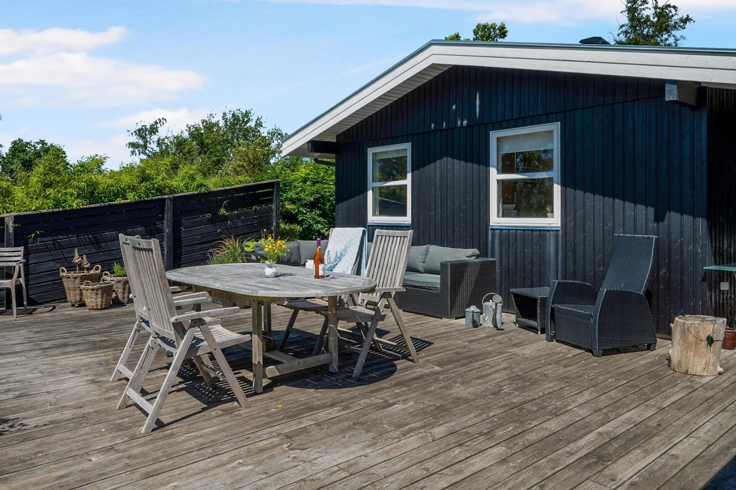 Spacious Holiday Home With Sea Glimpse Walking Distance To Lyngsbæk Beach