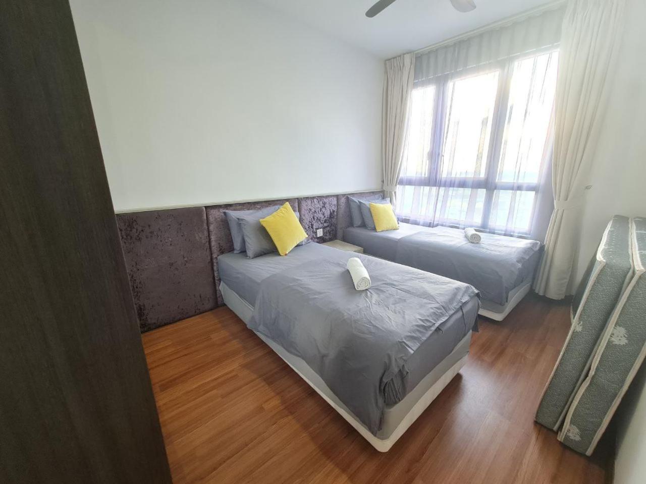I-City 2R,2B, FREE Wifi & 50inch SmartTV fit 1-9pax