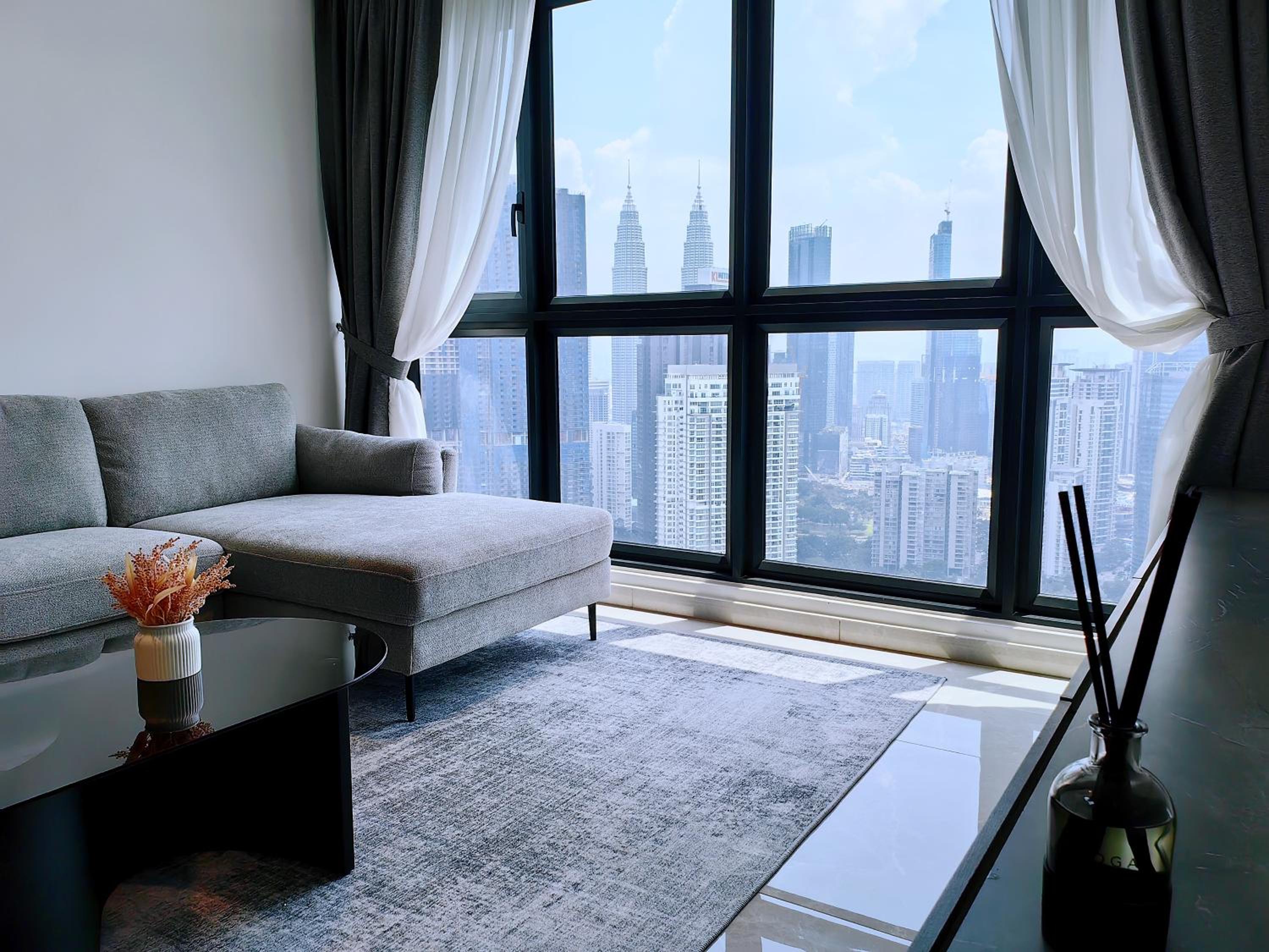 TRX Agile Bukit Bintang KLCC View 8pax Family Suites