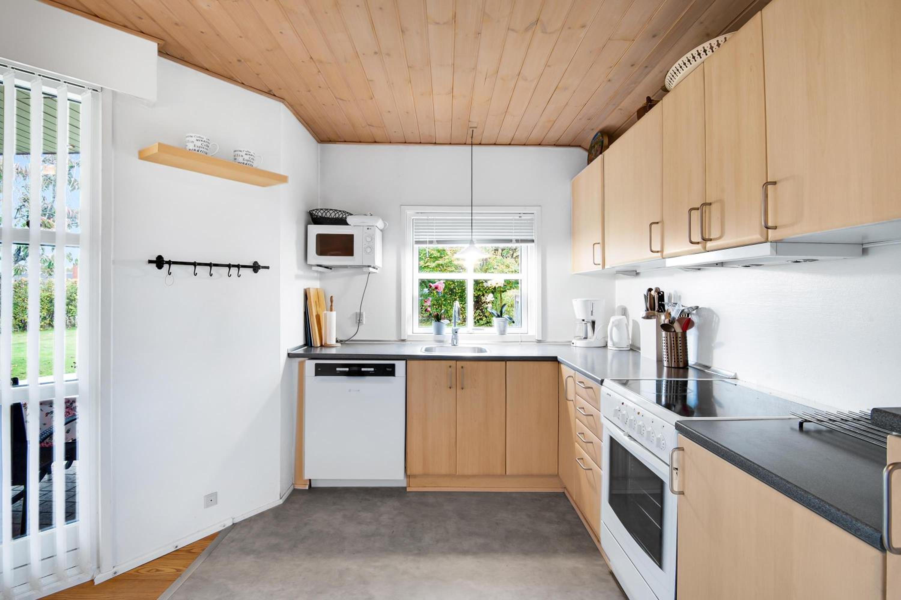 Charming Family-Friendly Holiday Home Close To Grenaa Beach And The Kattegat Centre