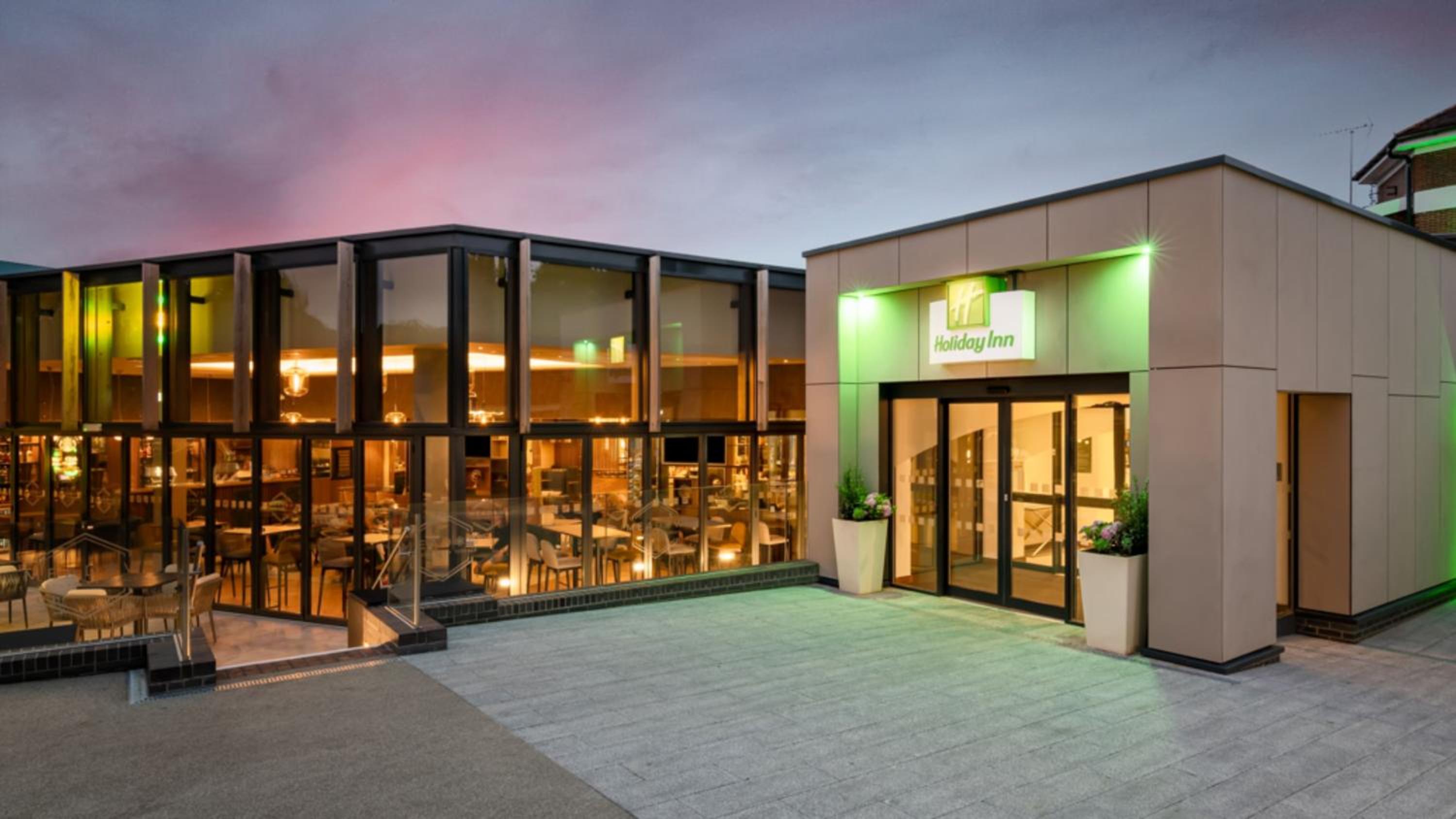 Crawley Vacations - Holiday Inn London Gatwick - Worth, an IHG Hotel - Property Image 1