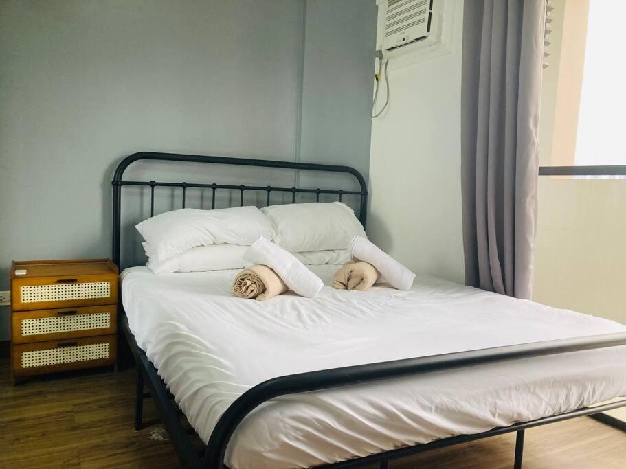 Cozy 3 Bedroom Staycation near BGC Makati Airport