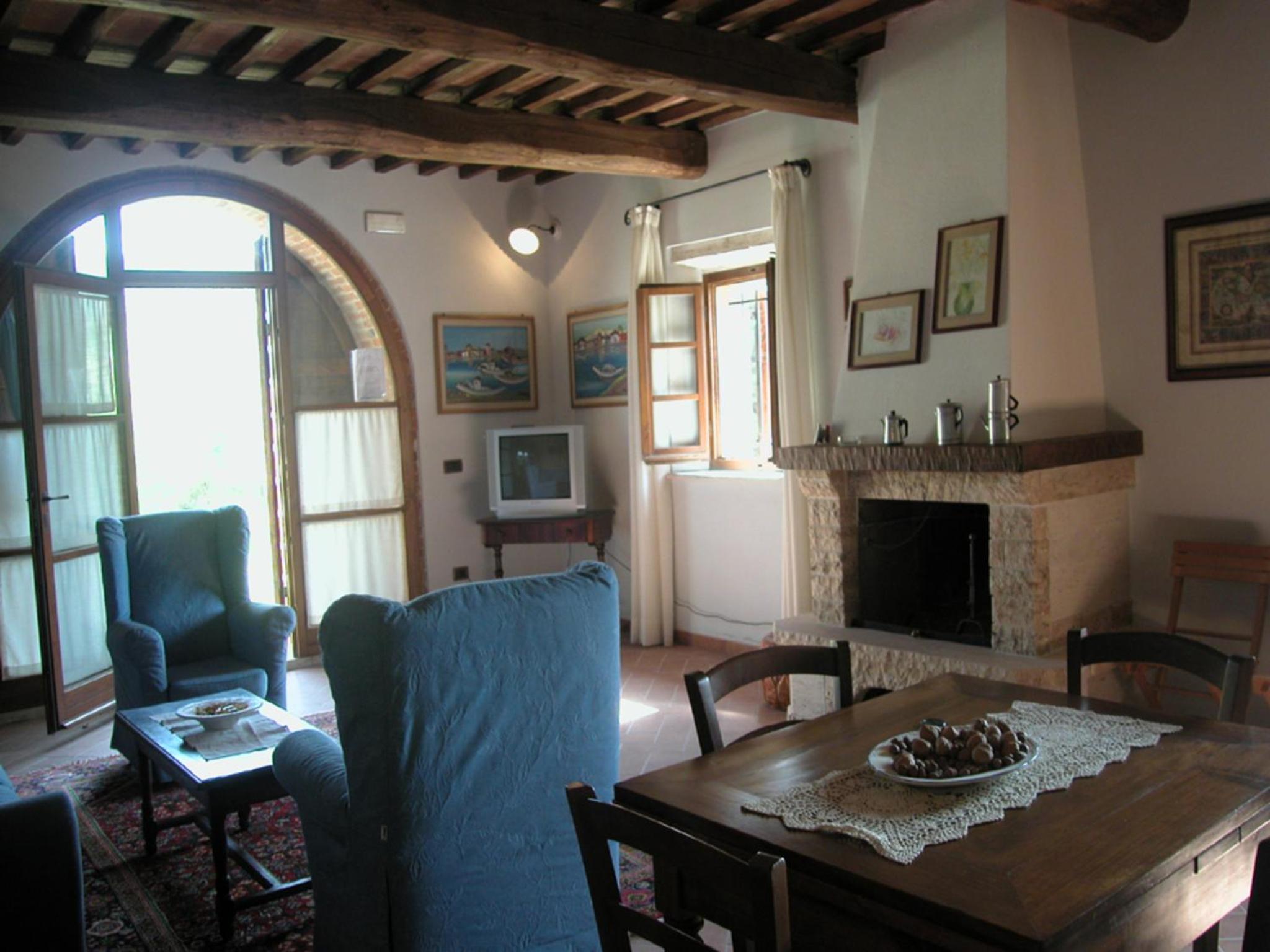 Charming Apartment with Pool and Countryside Views view 4