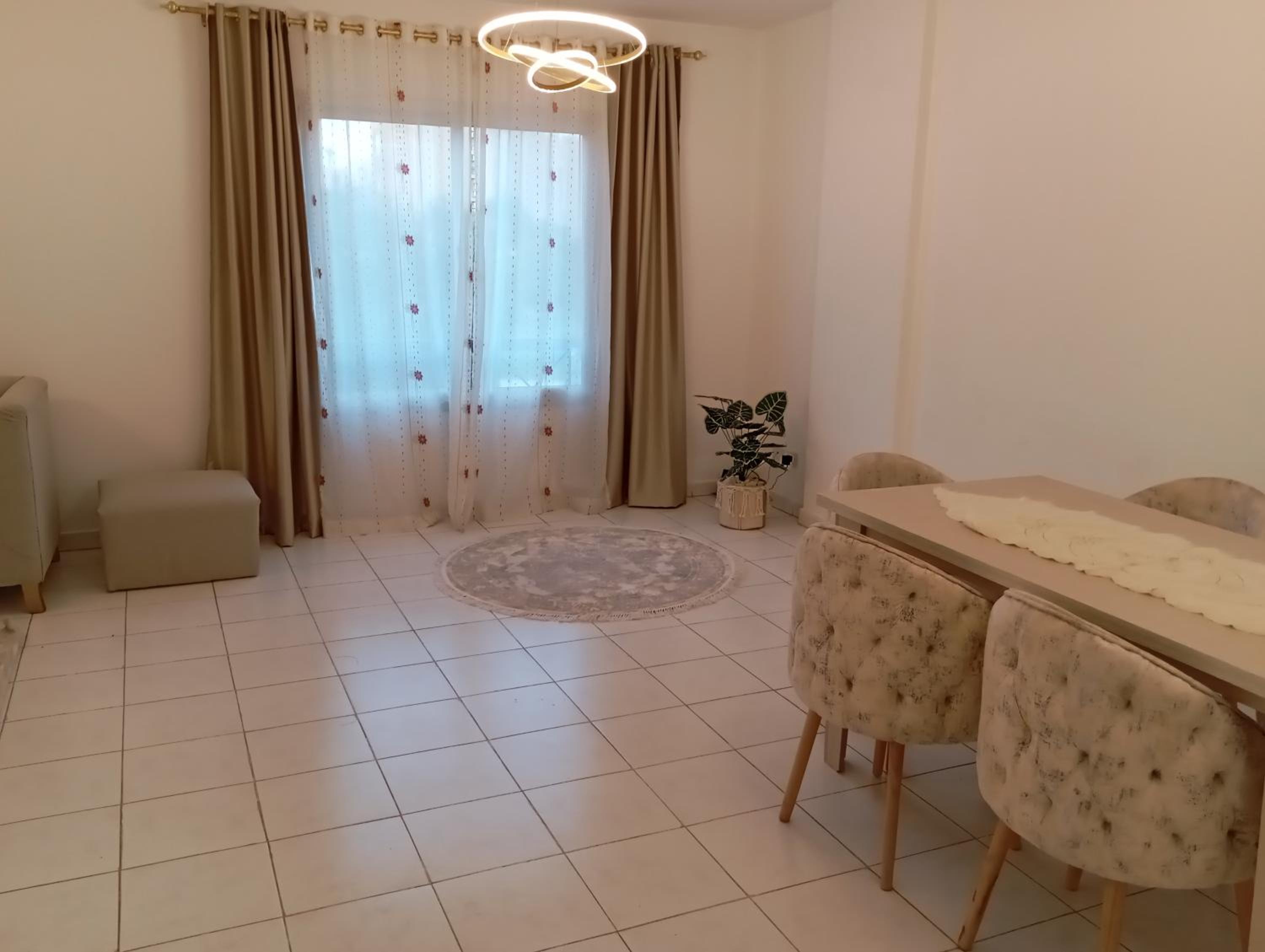 3 bedrooms 3 bathrooms, Rehab old market