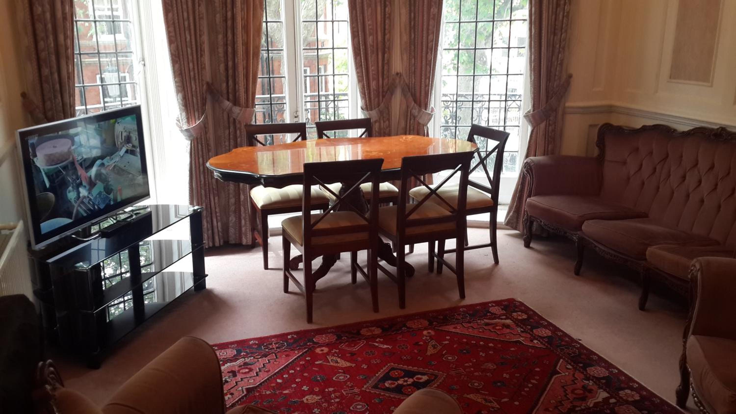 La Suite South